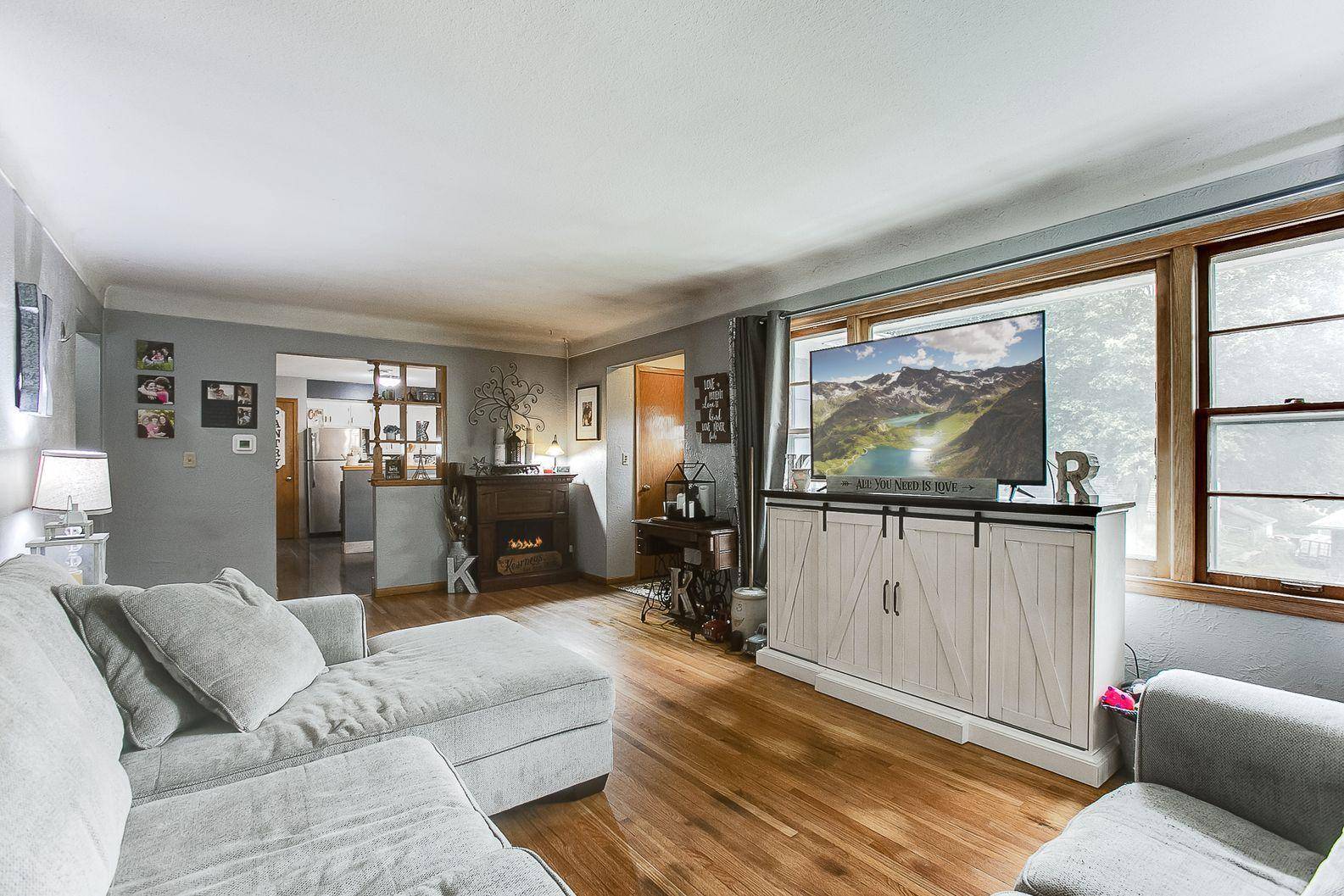 South Saint Paul, MN 55075,128 16th AVE S