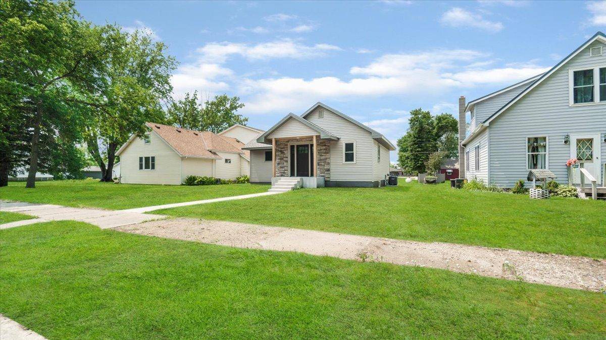 Brooten, MN 56316,211 Western AVE N