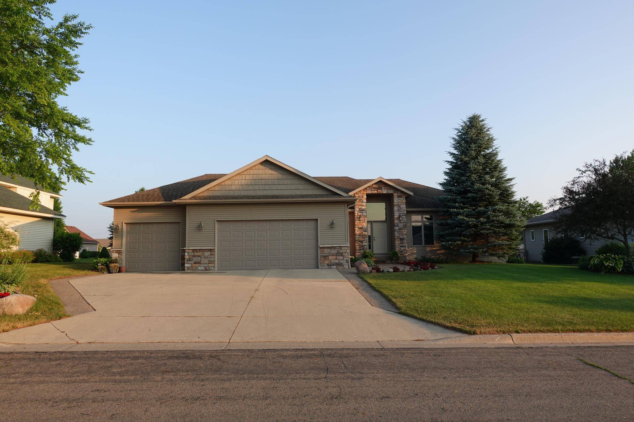 Owatonna, MN 55060,2582 Mossy Creek DR NE