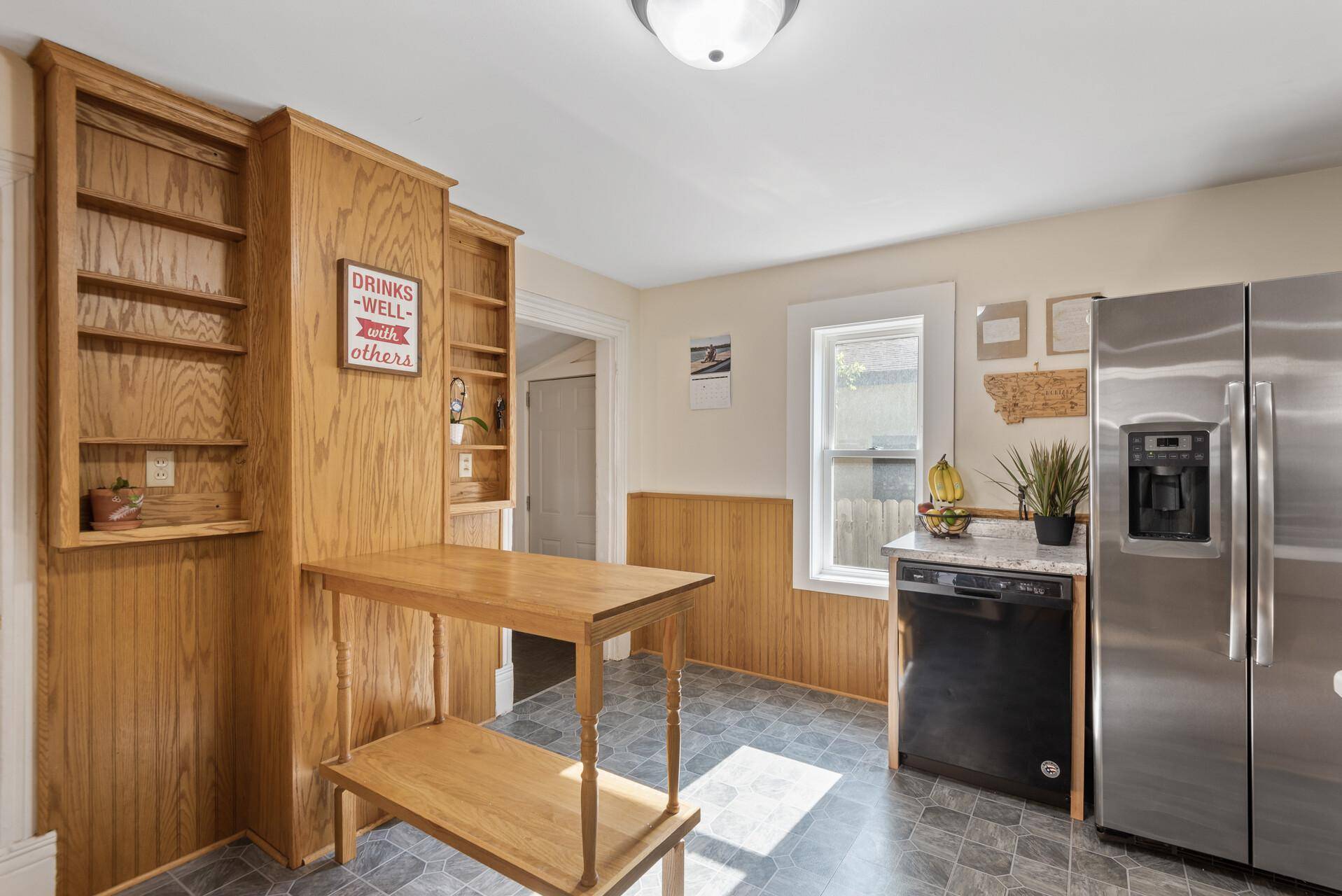 Saint Paul, MN 55117,303 Maryland AVE W