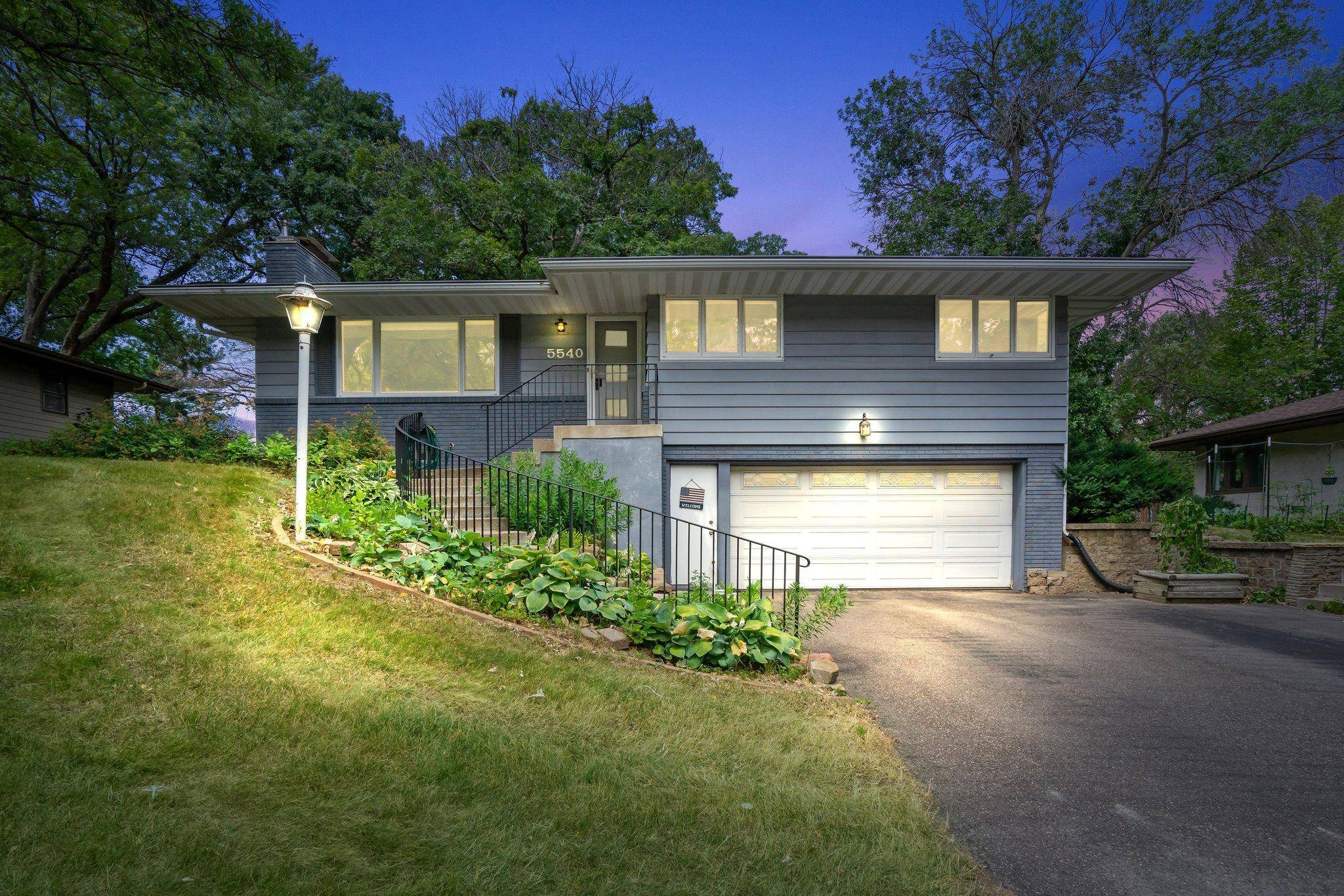 Fridley, MN 55432,5540 Regis TRL NE