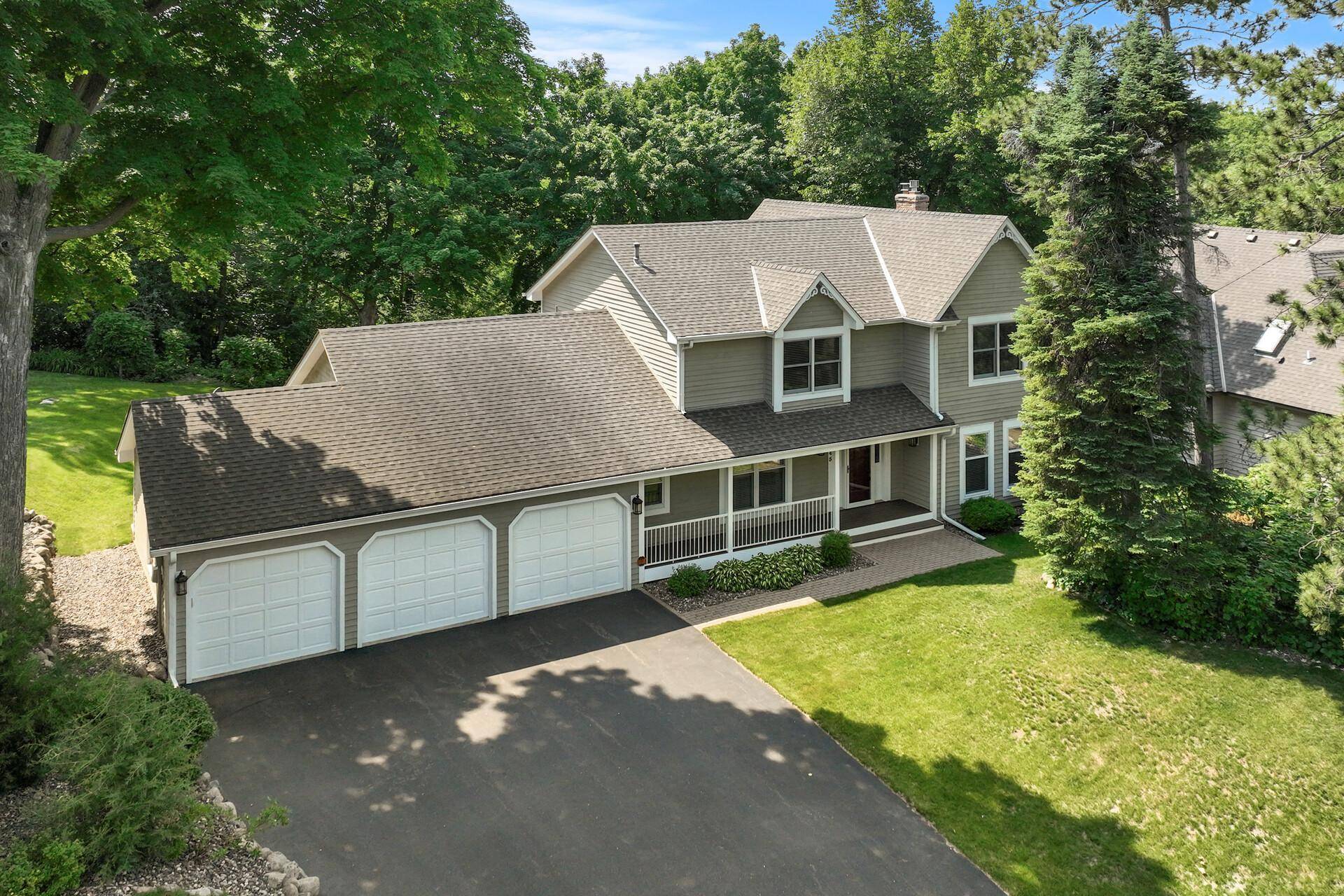 Wayzata, MN 55391,445 Far Hill RD