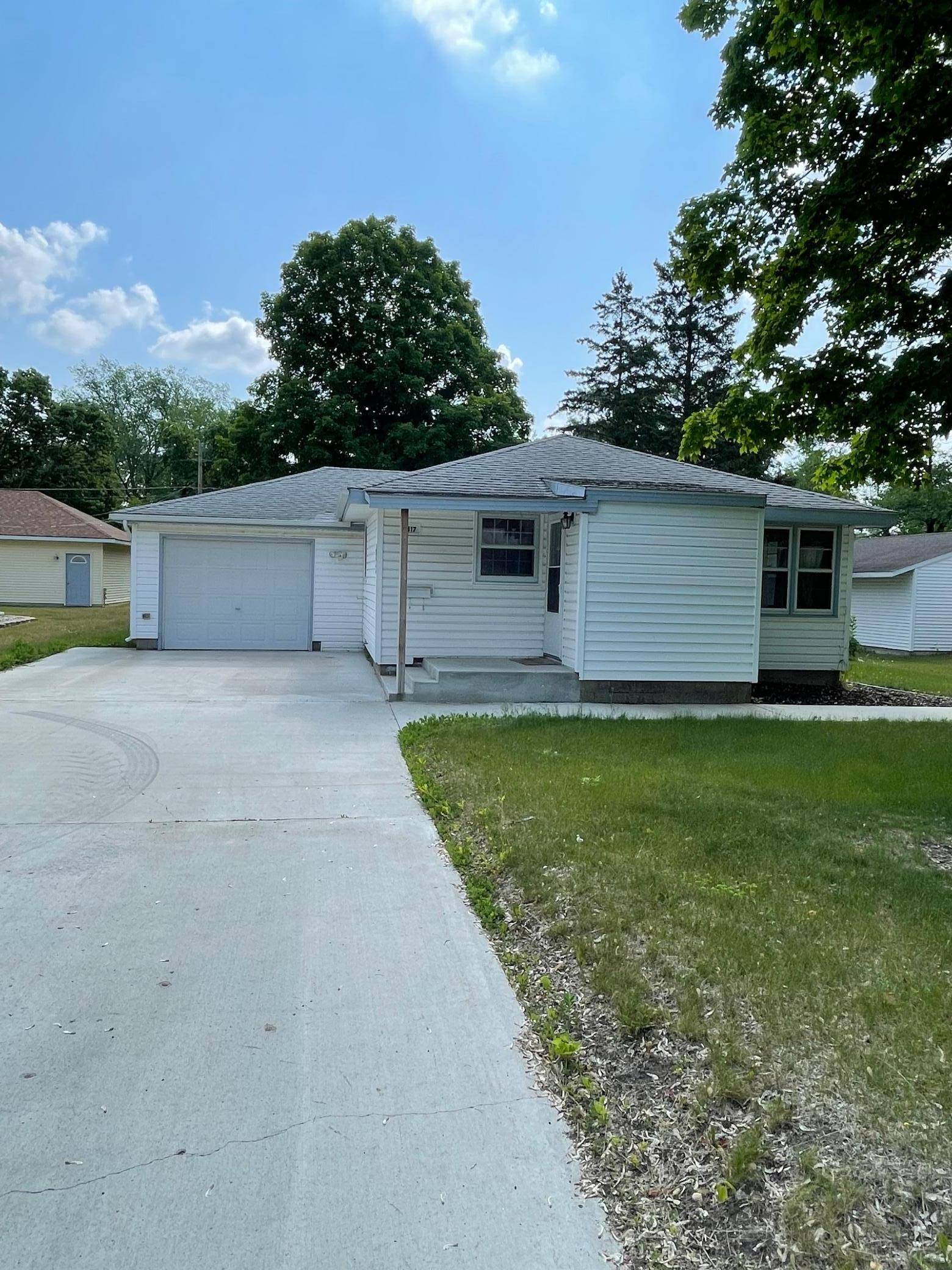 Alexandria Twp, MN 56308,1417 Ash ST