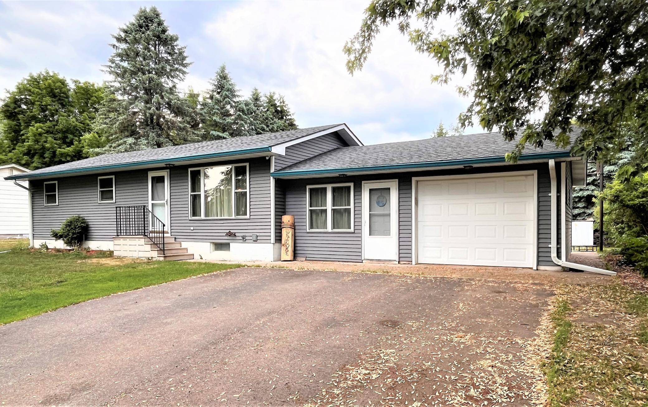 Braham, MN 55006,838 Central DR W