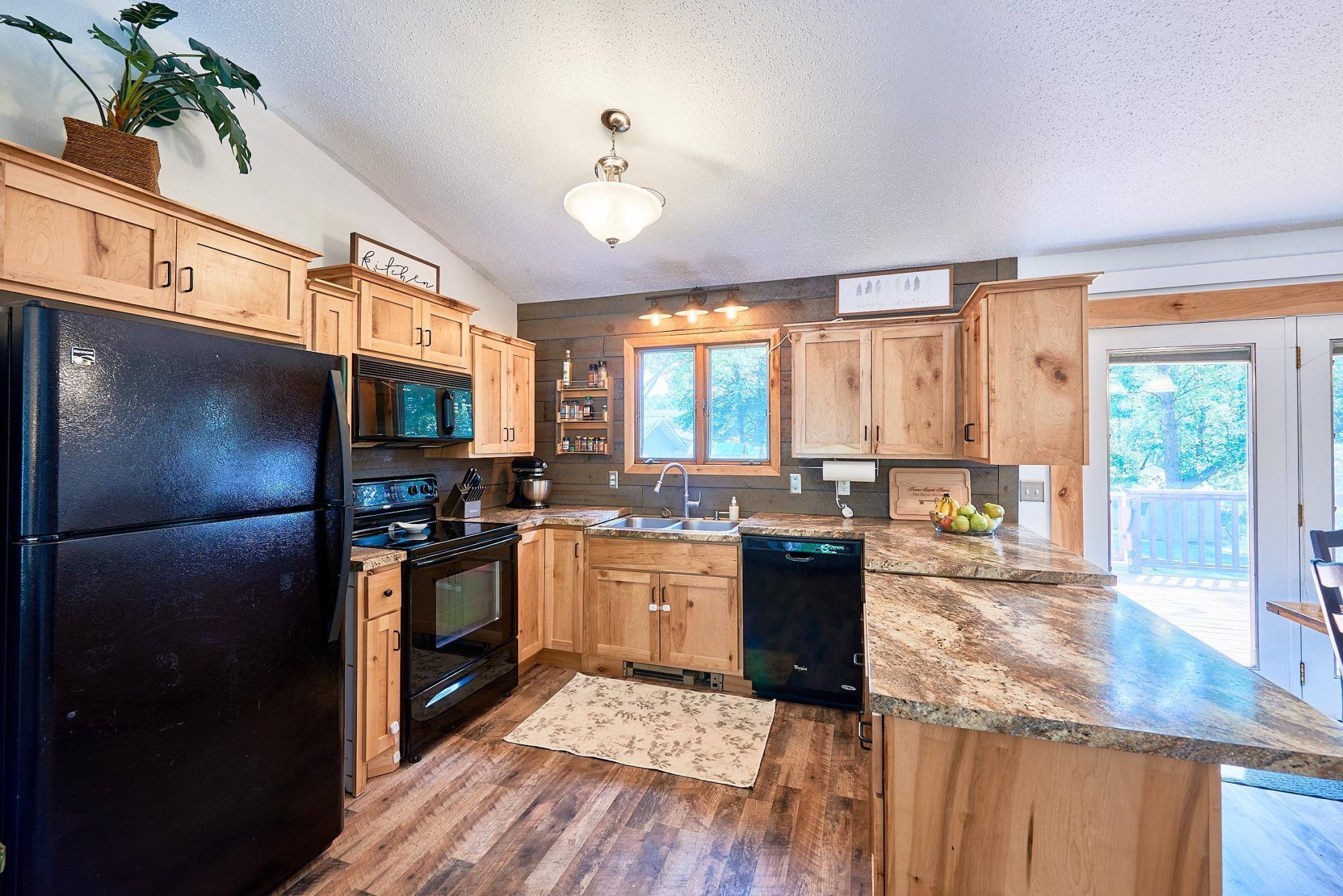 Cold Spring, MN 56320,210 9th AVE N