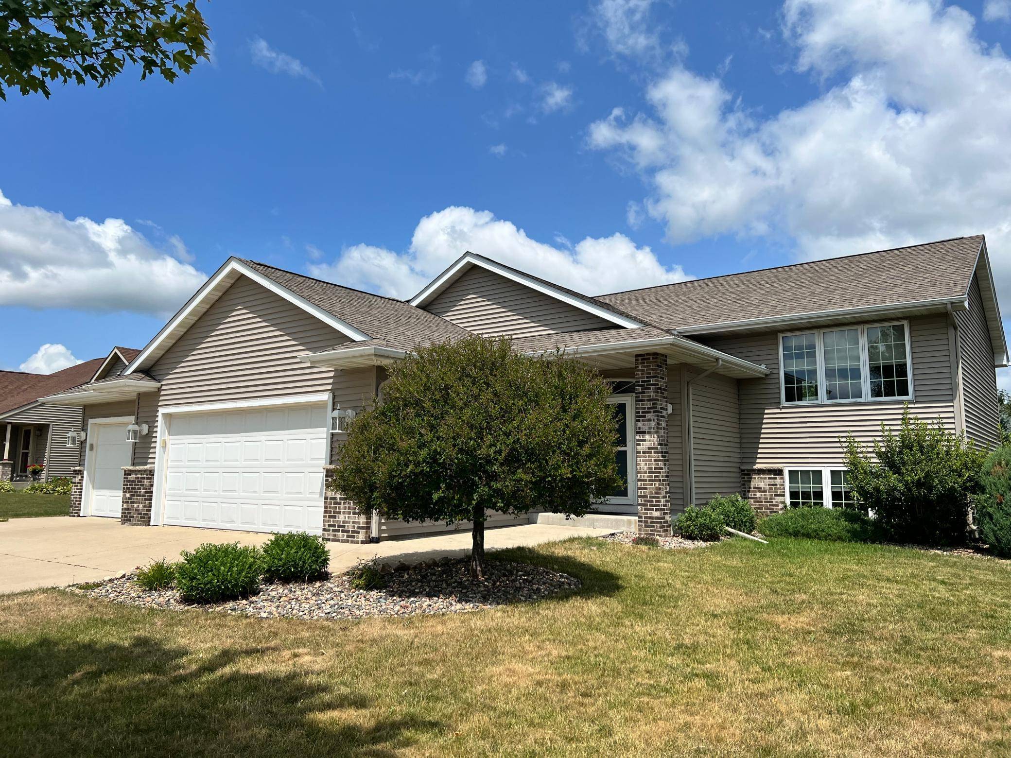 Owatonna, MN 55060,2575 Stony Creek DR