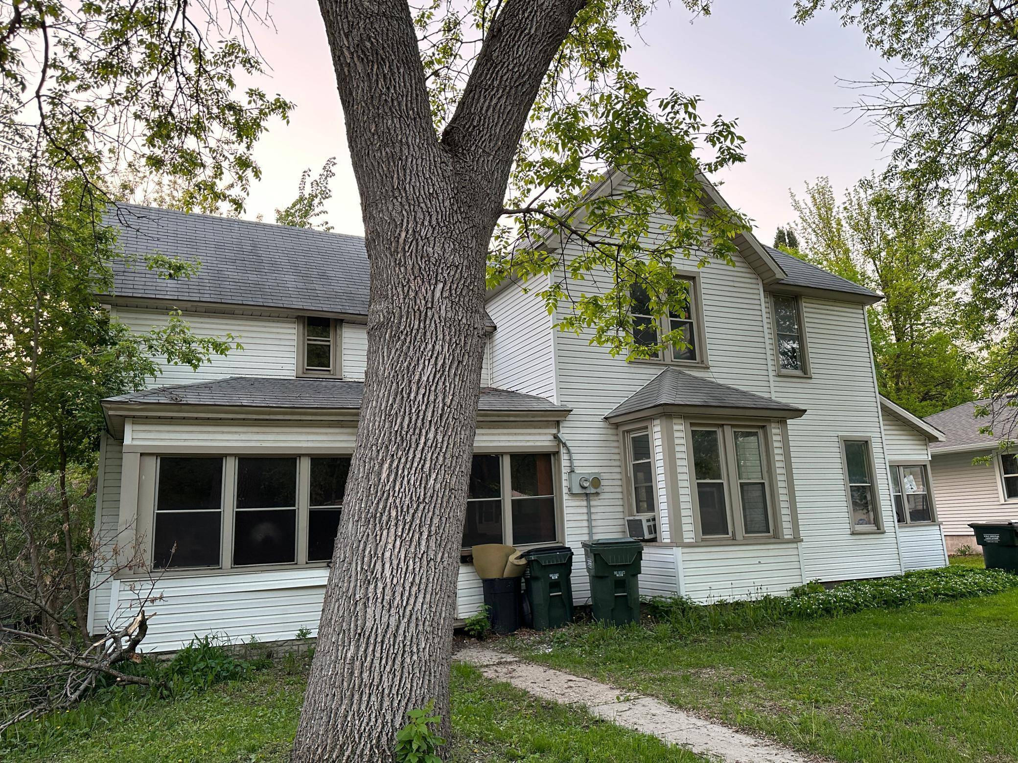 Hutchinson, MN 55350,524 Bluff ST NE