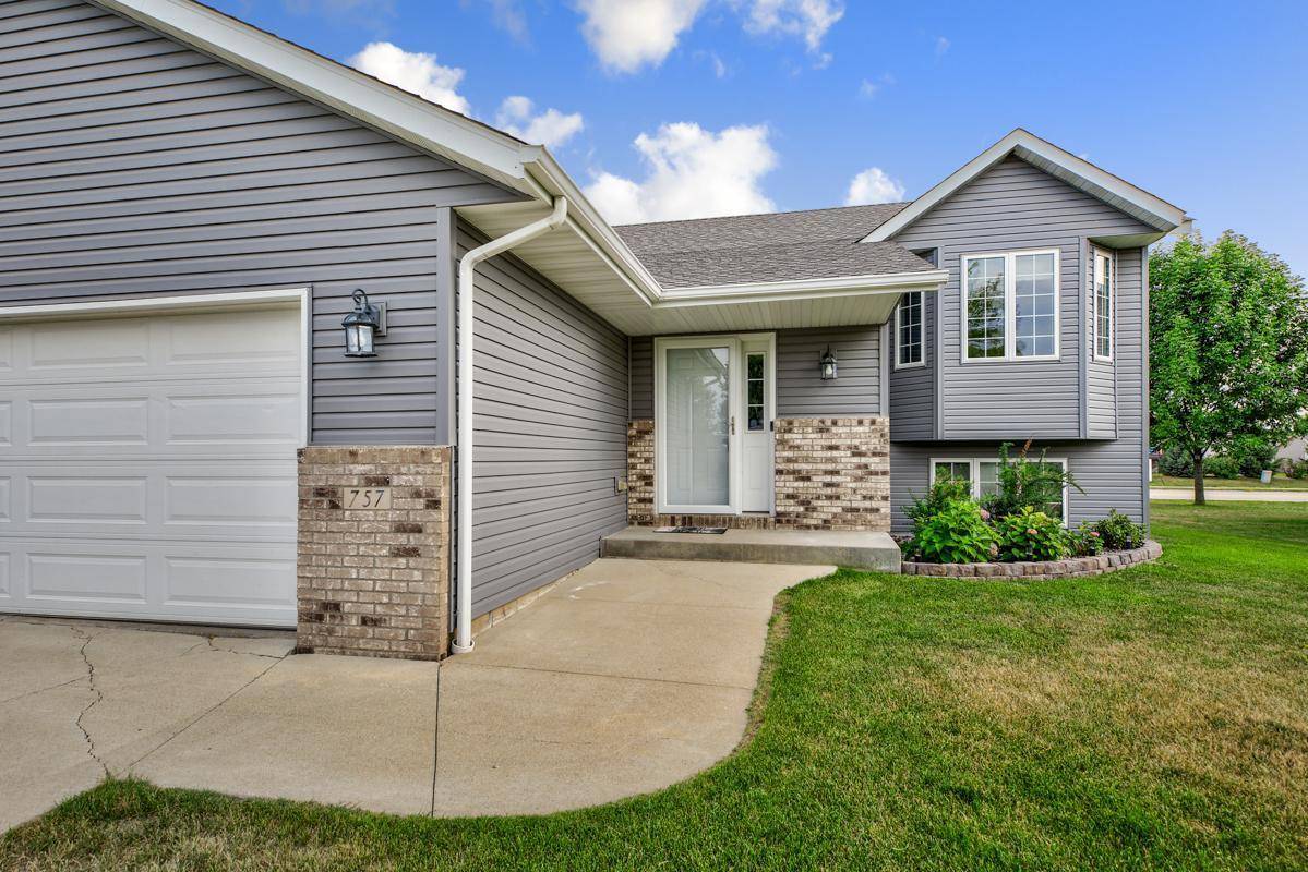 Owatonna, MN 55060,757 Willowbrook ST NE