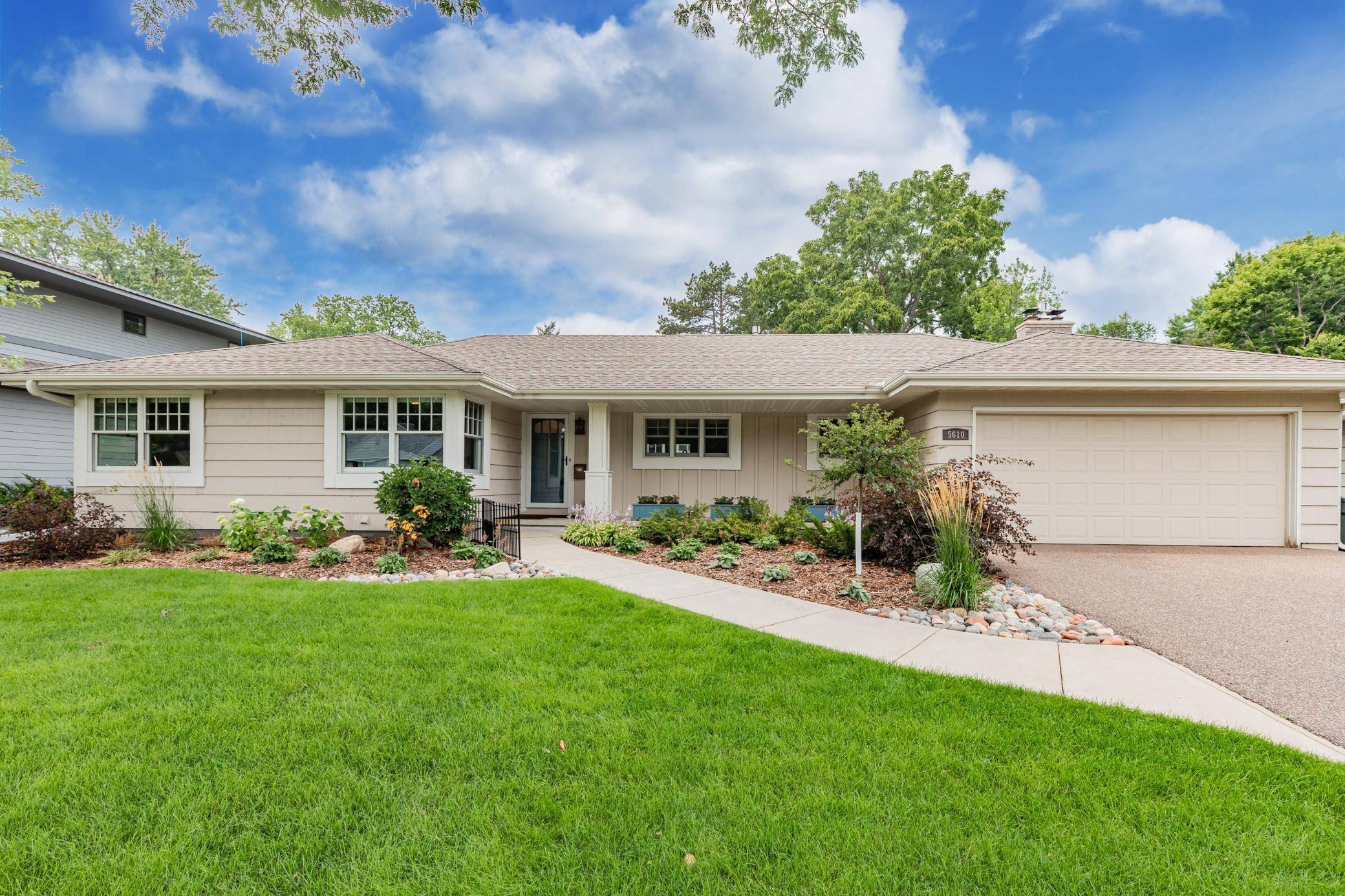 Edina, MN 55424,5610 Dalrymple RD