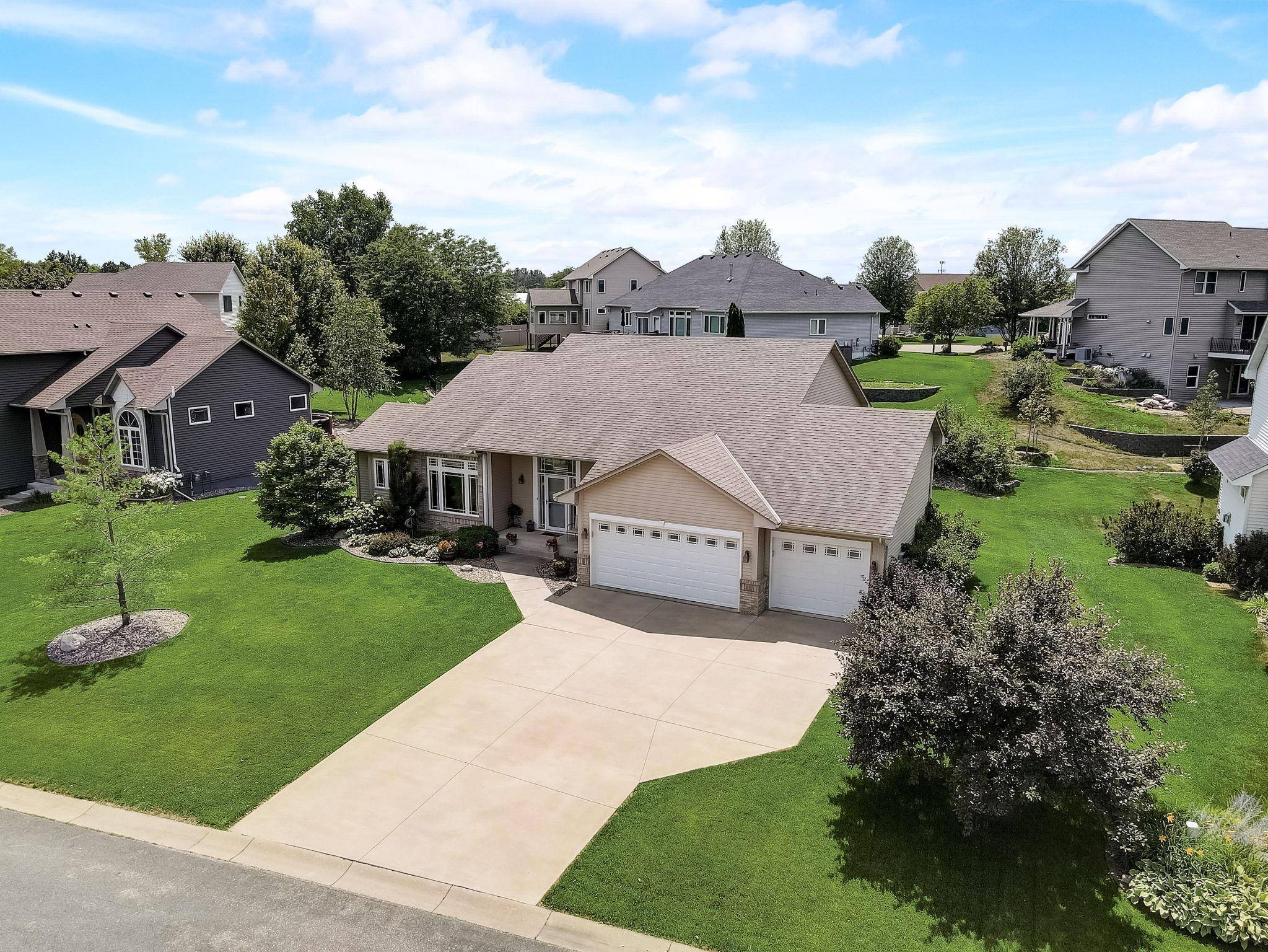 Eagan, MN 55123,4811 Red Pine CT