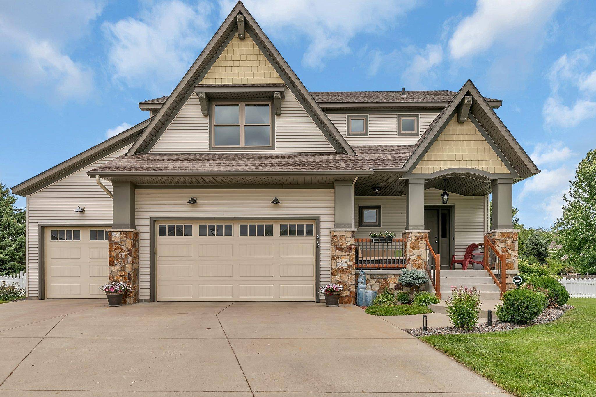 Sartell, MN 56377,212 Boulder CT