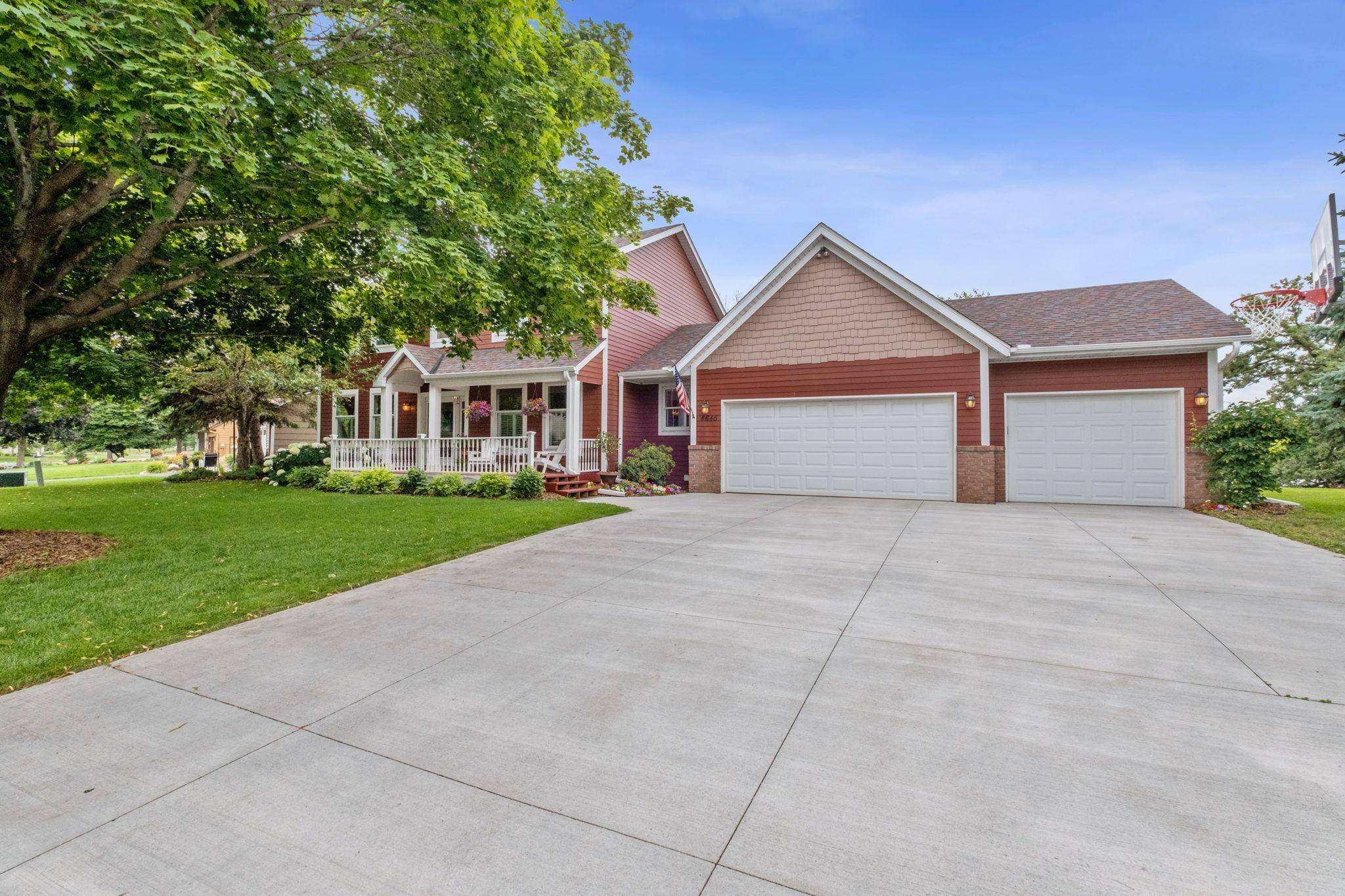 Eagan, MN 55123,4645 Manor DR