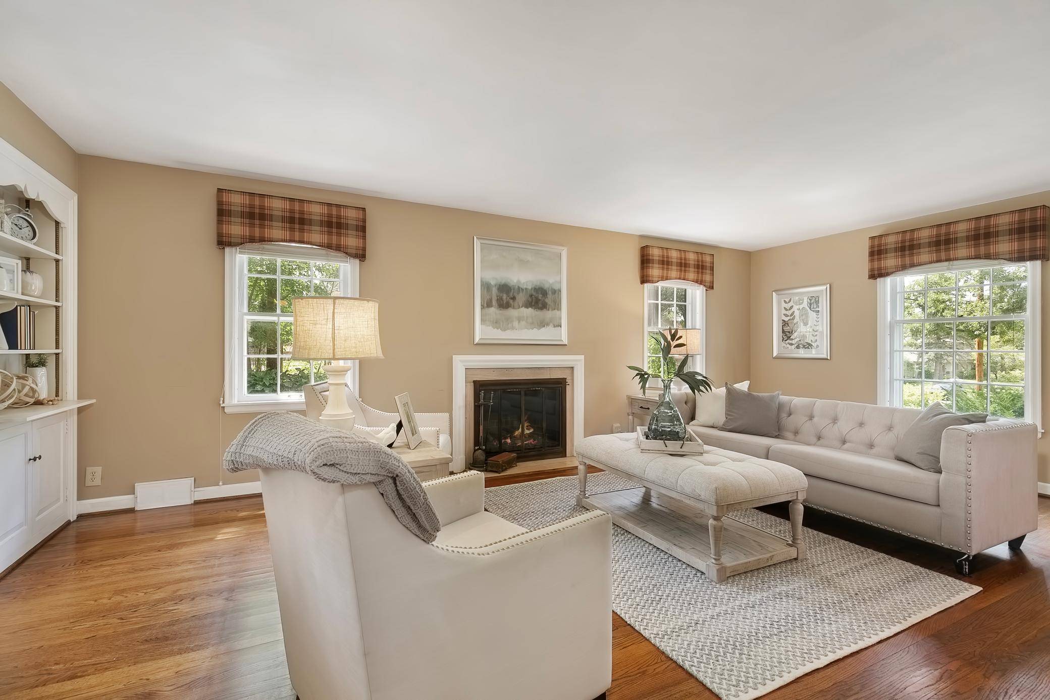 Edina, MN 55424,4717 Meadow RD