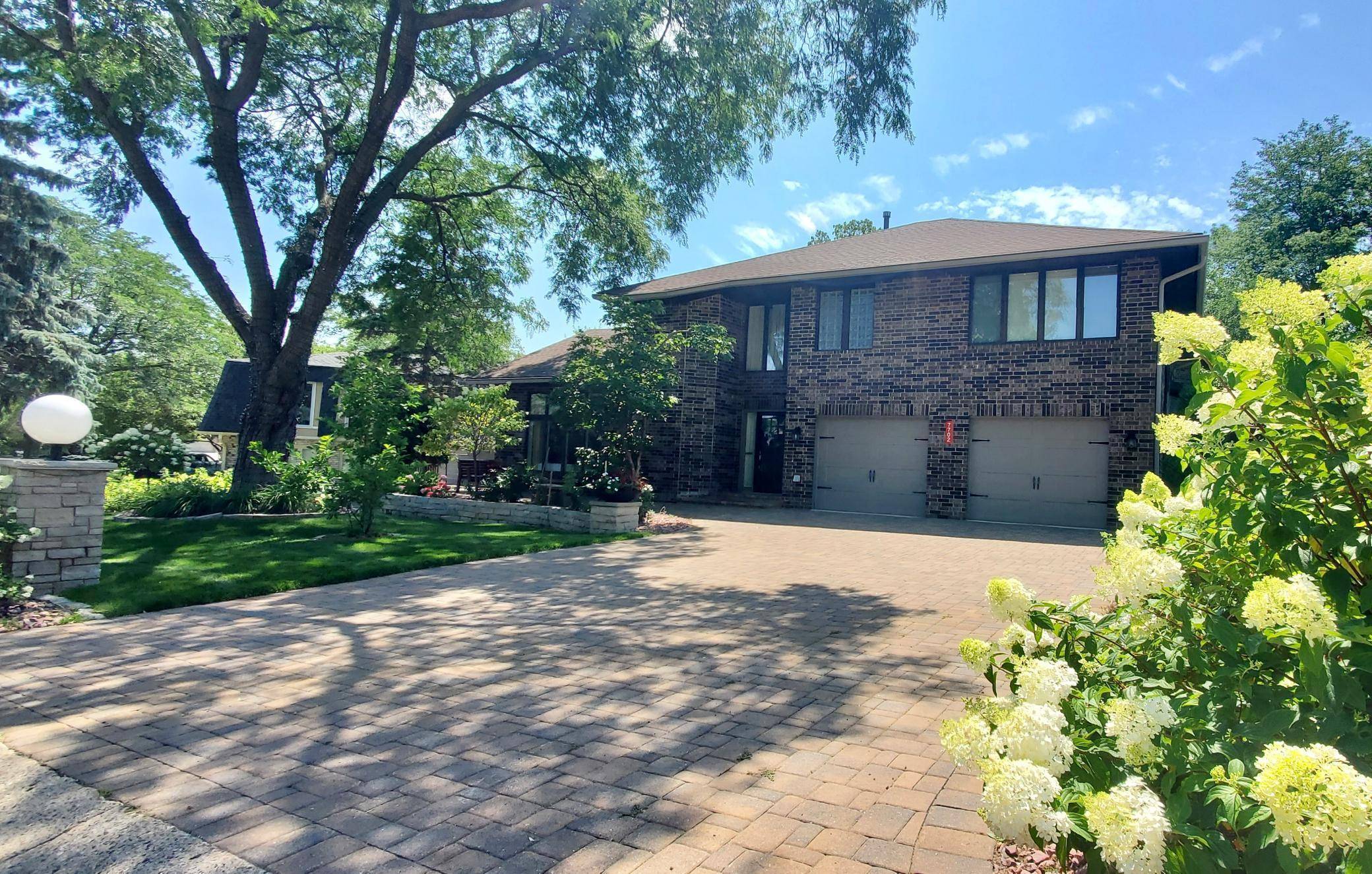 Edina, MN 55439,7702 Gleason Road RD