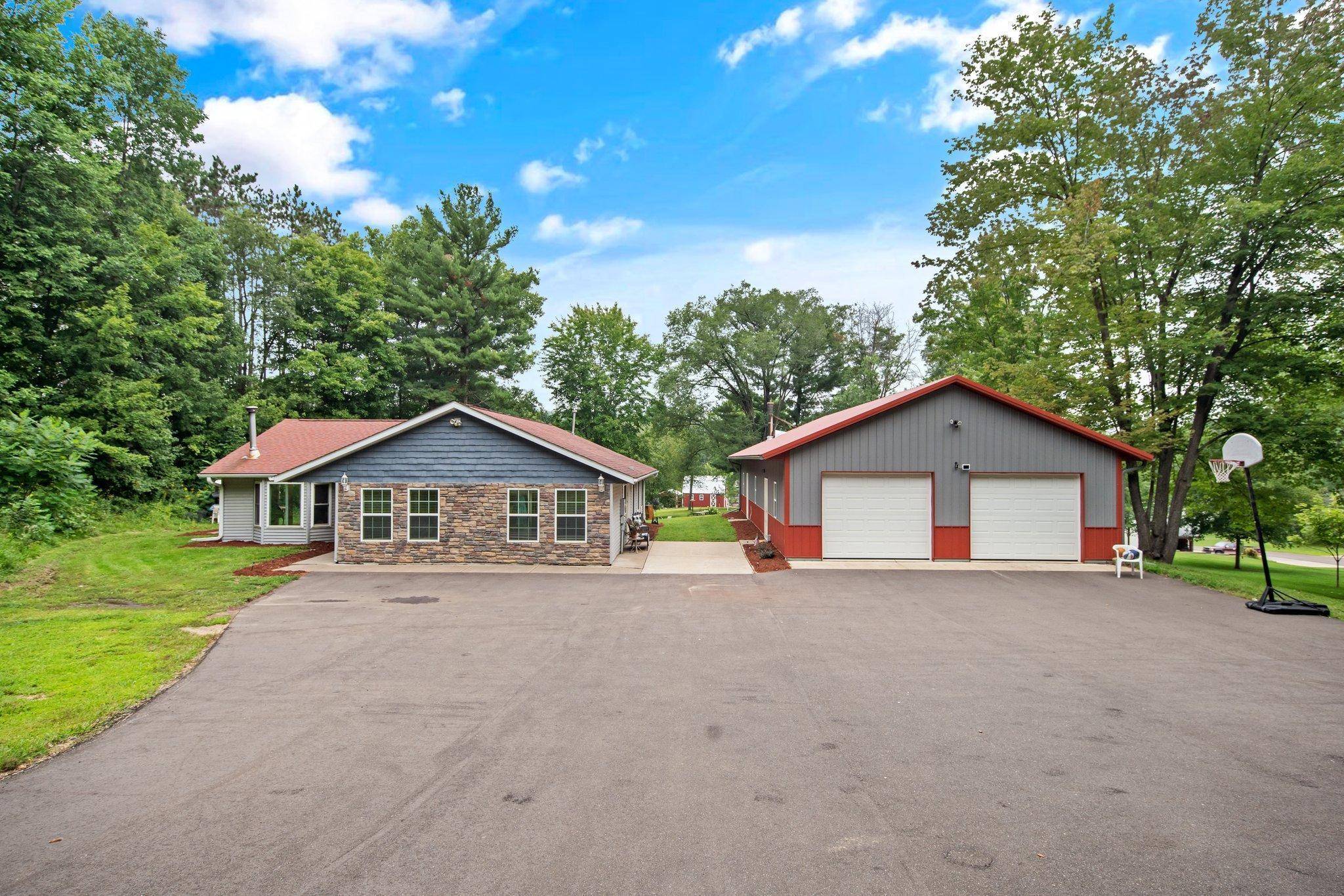 Knapp, WI 54749,242 3rd AVE E