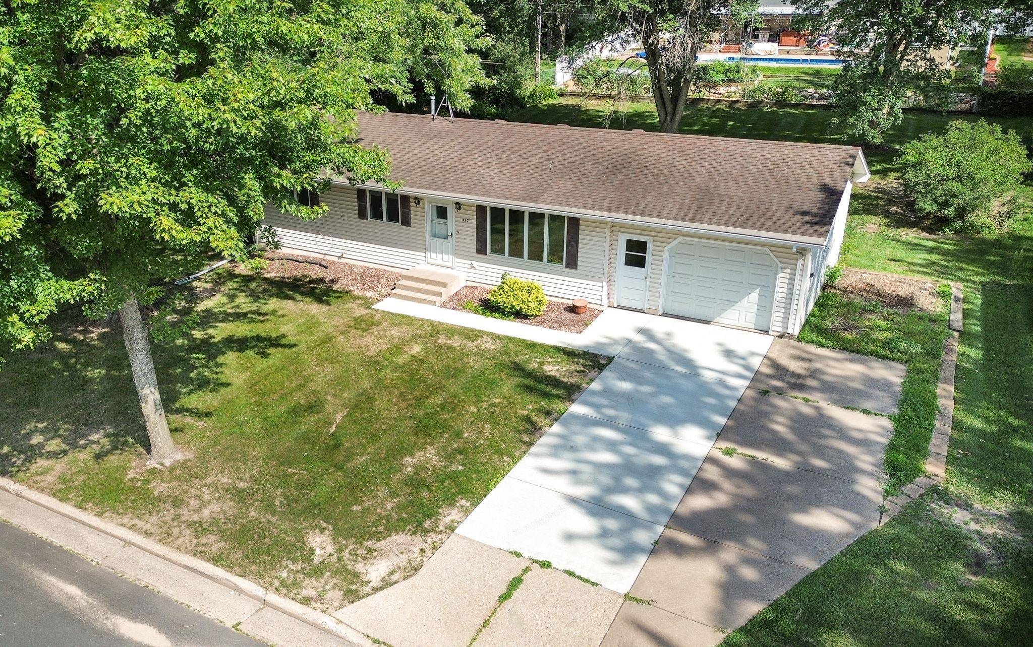 River Falls, WI 54022,337 Foster ST