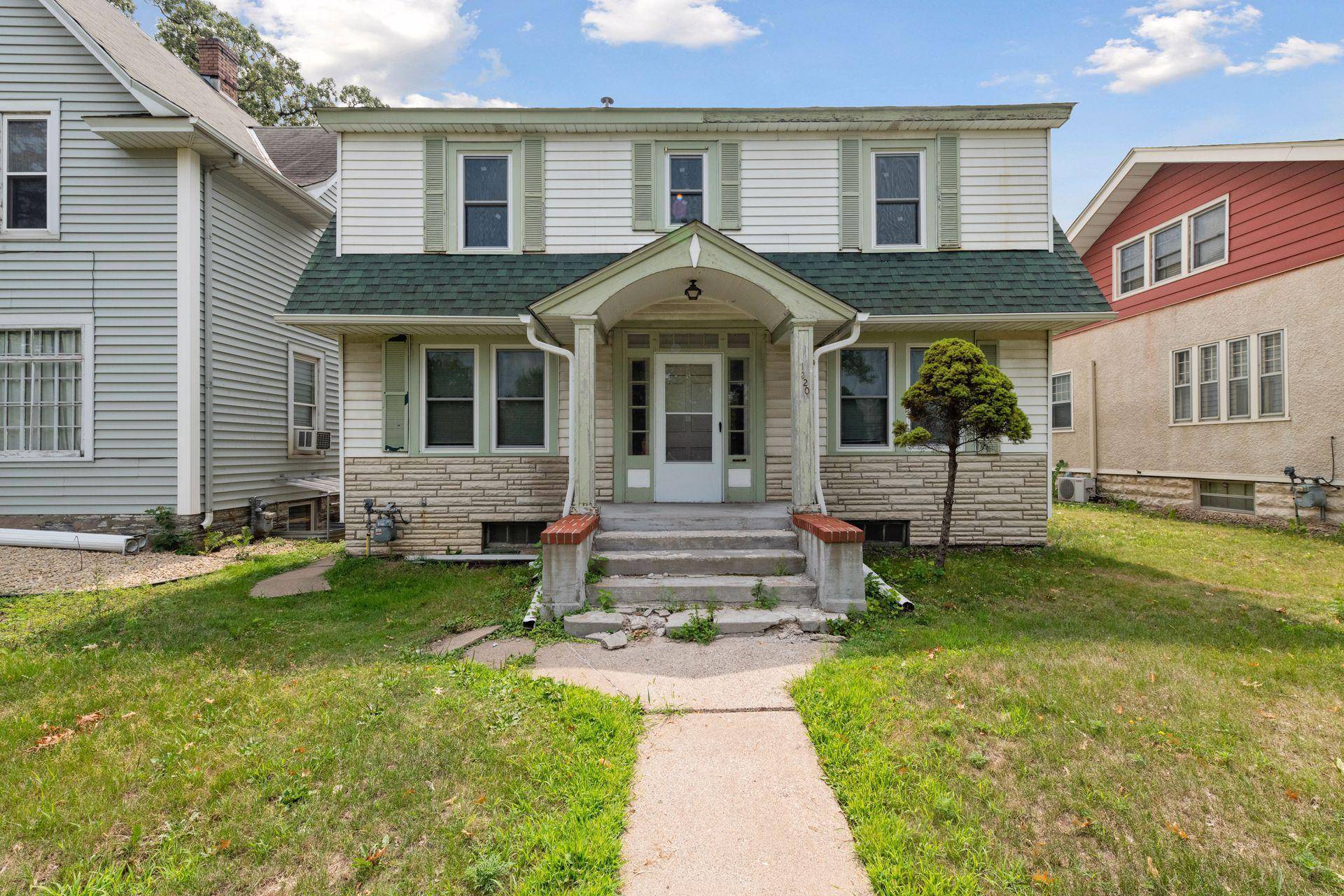 Saint Paul, MN 55104,1320 Marshall AVE