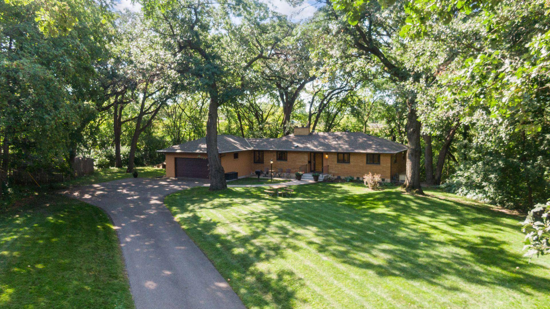 Edina, MN 55436,6317 Valley View RD