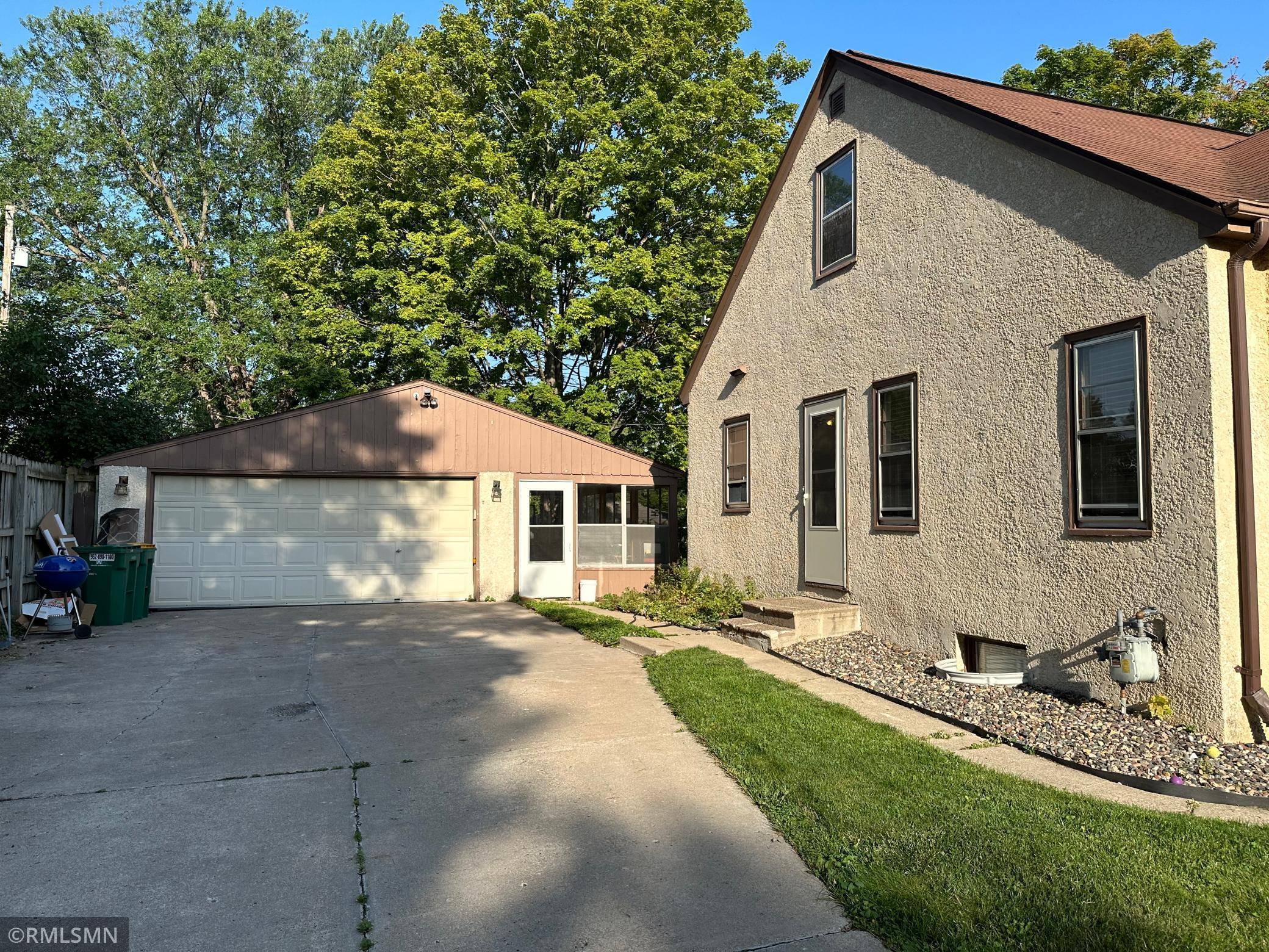 Robbinsdale, MN 55422,3255 Drew AVE N