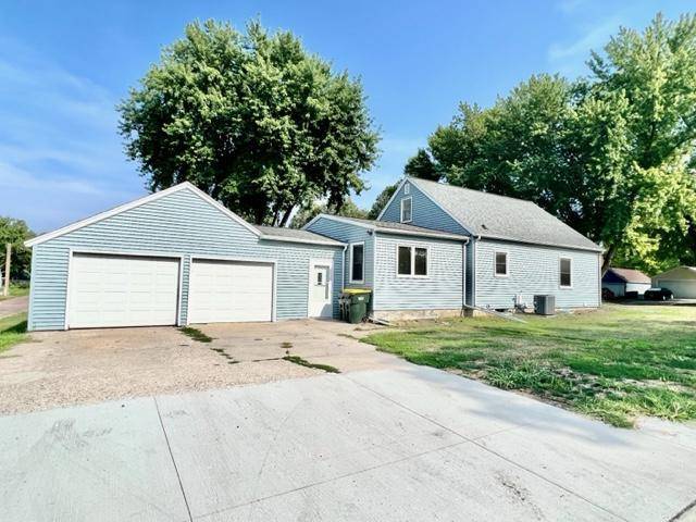 Redwood Falls, MN 56283,603 E Wyoming ST