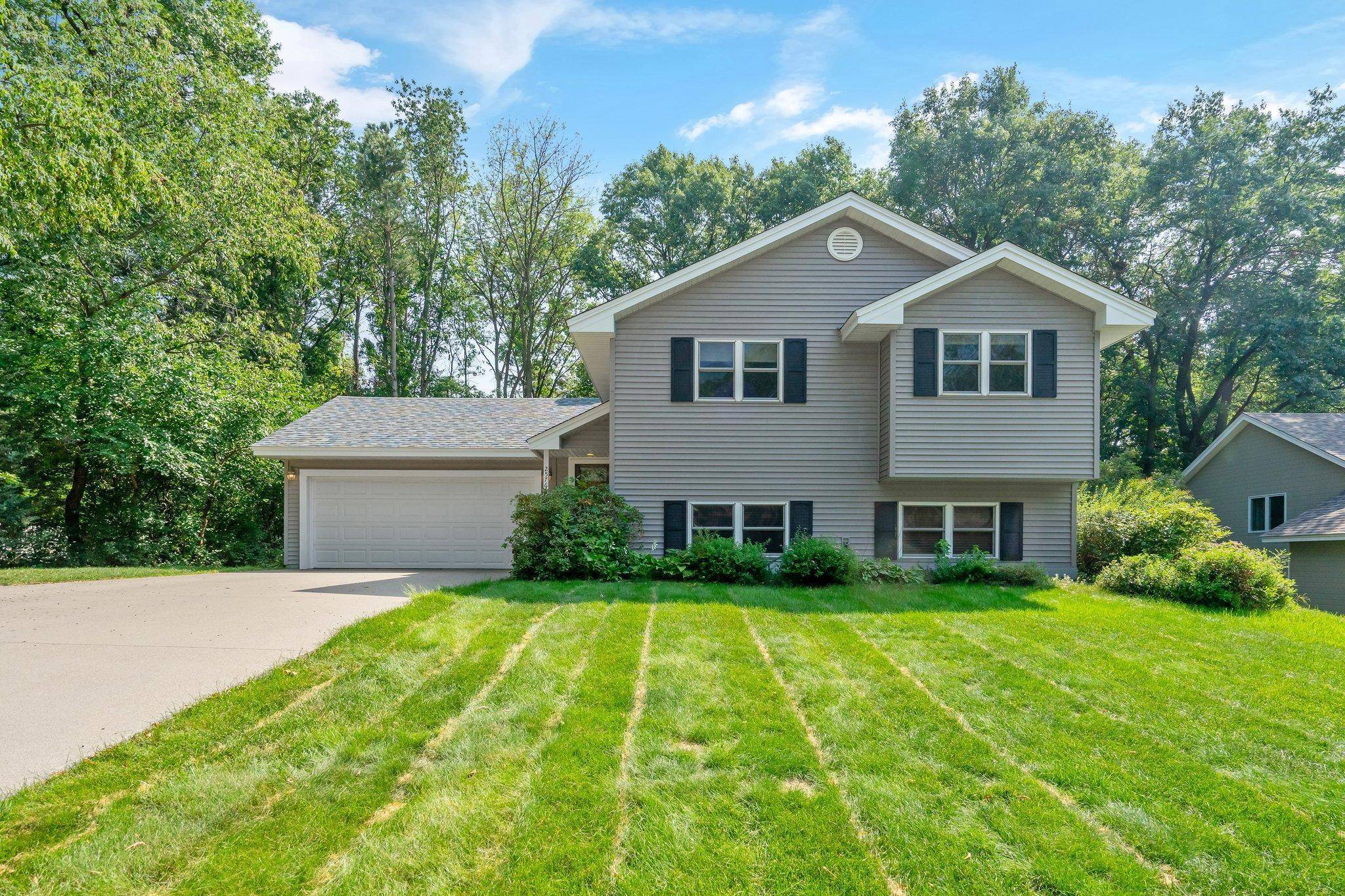 White Bear Twp, MN 55110,2576 8th ST