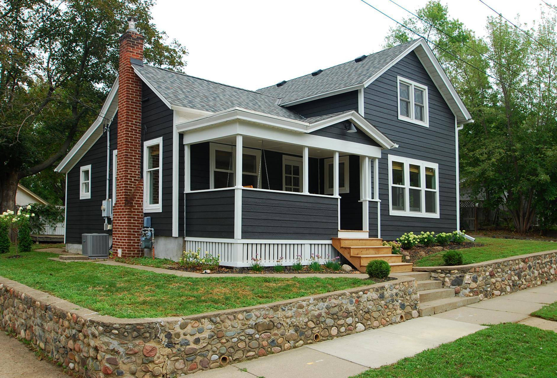 Hudson, WI 54016,217 Division ST