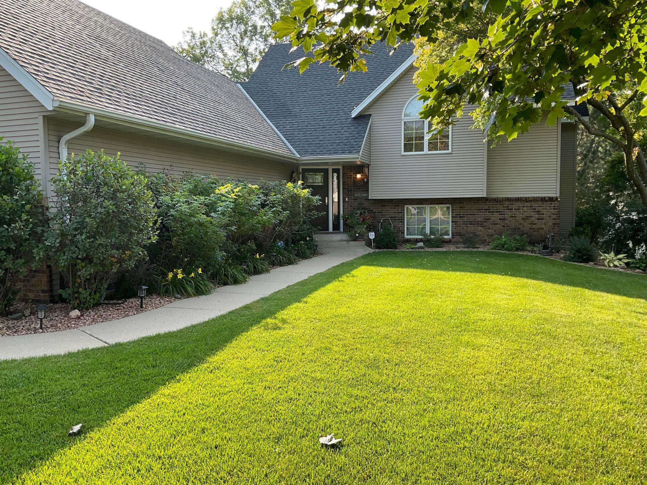 Willmar, MN 56201,709 23rd ST SE