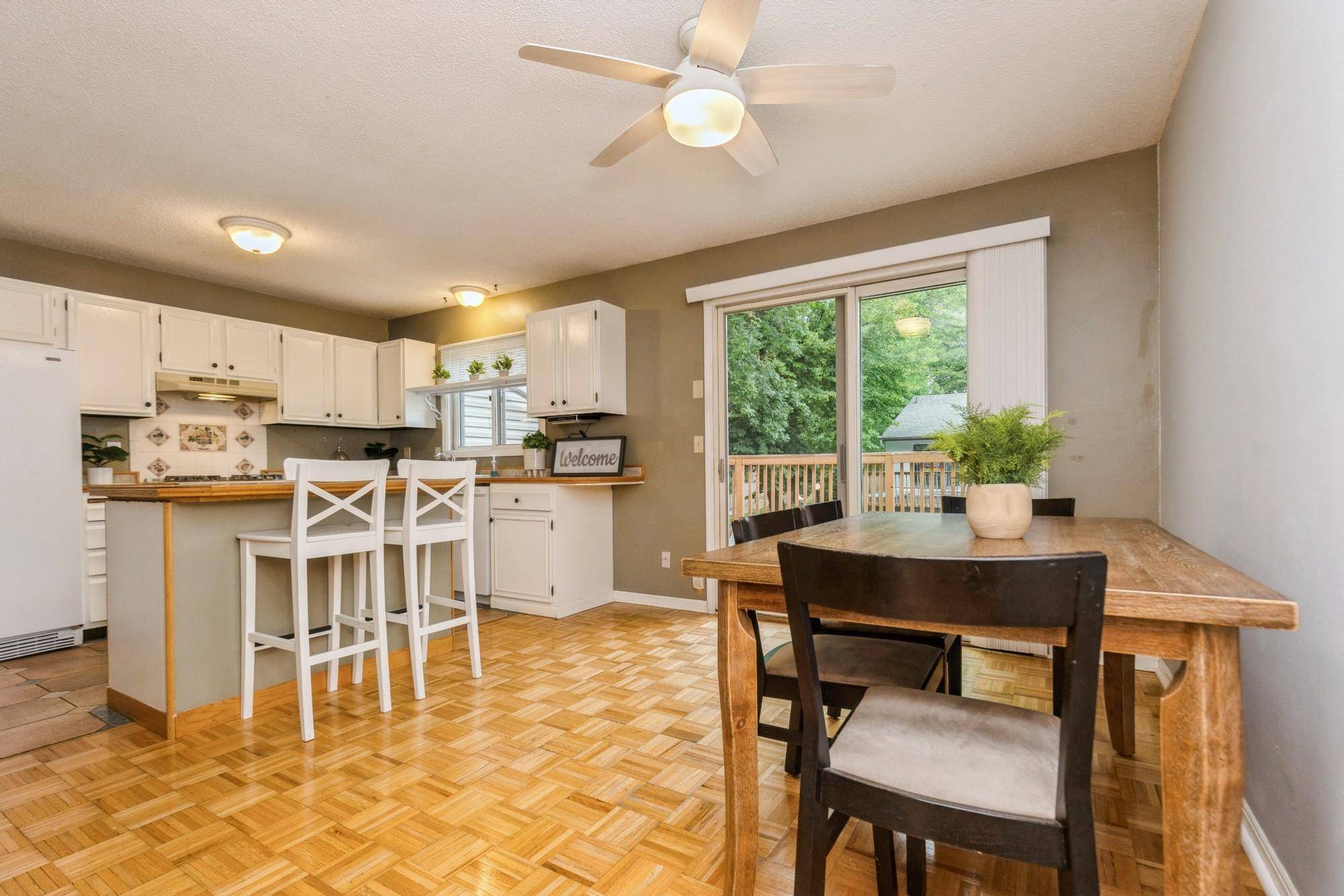 Burnsville, MN 55337,244 River Woods LN