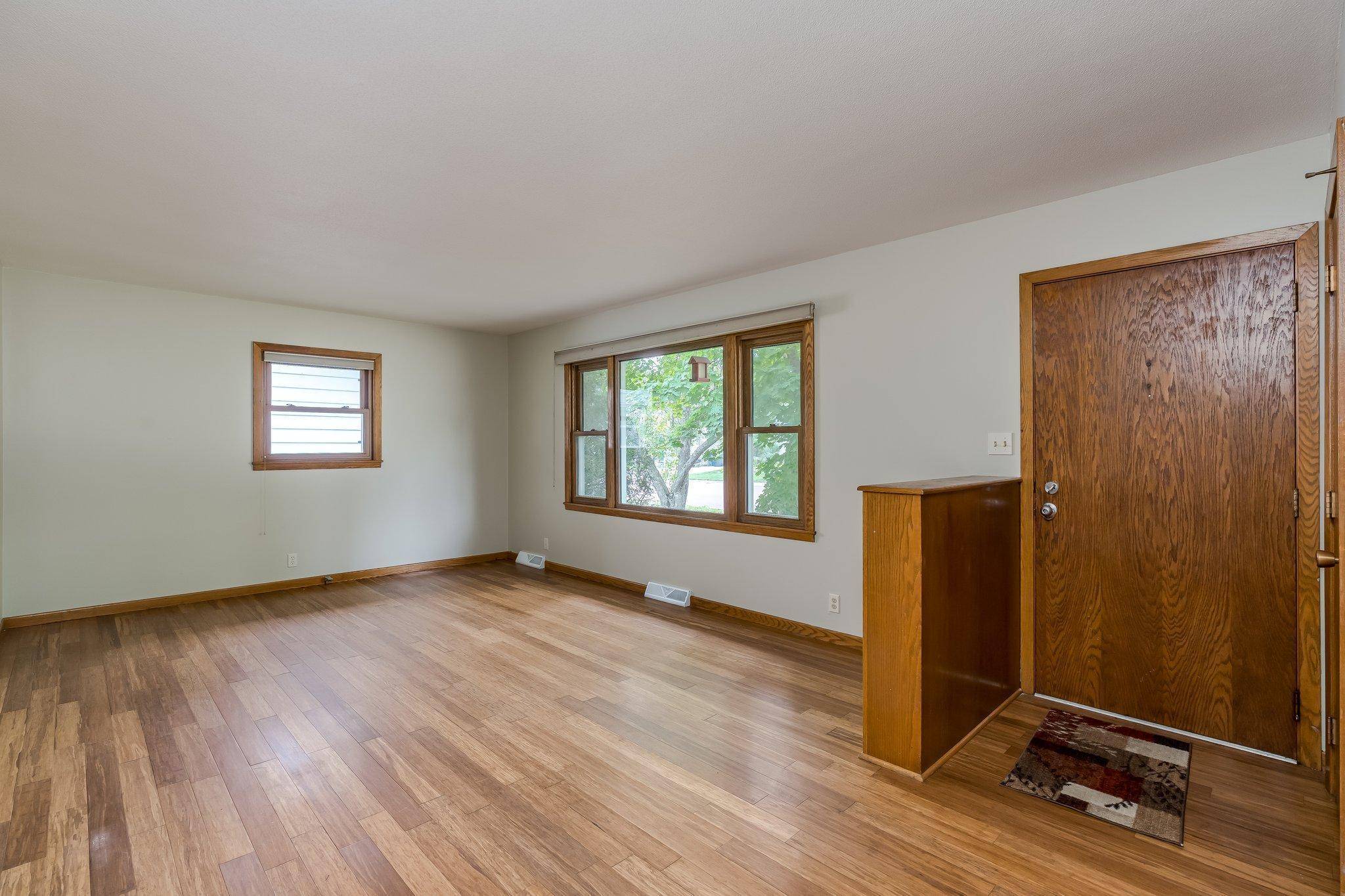 Mankato, MN 56001,2404 E Main ST