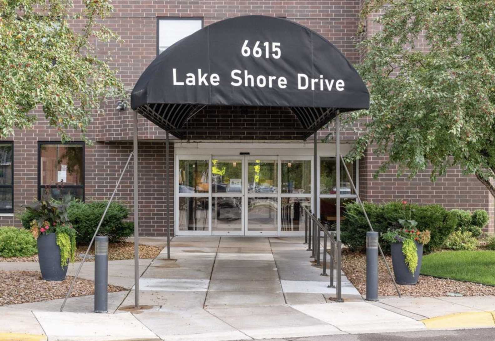 Richfield, MN 55423,6615 Lake Shore DR S #414