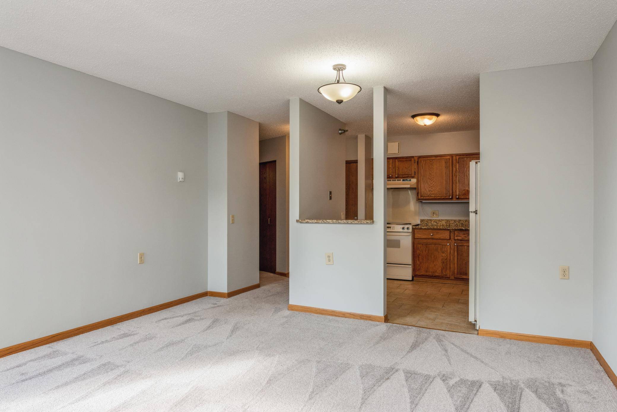 Golden Valley, MN 55427,7600 Golden Valley RD #312