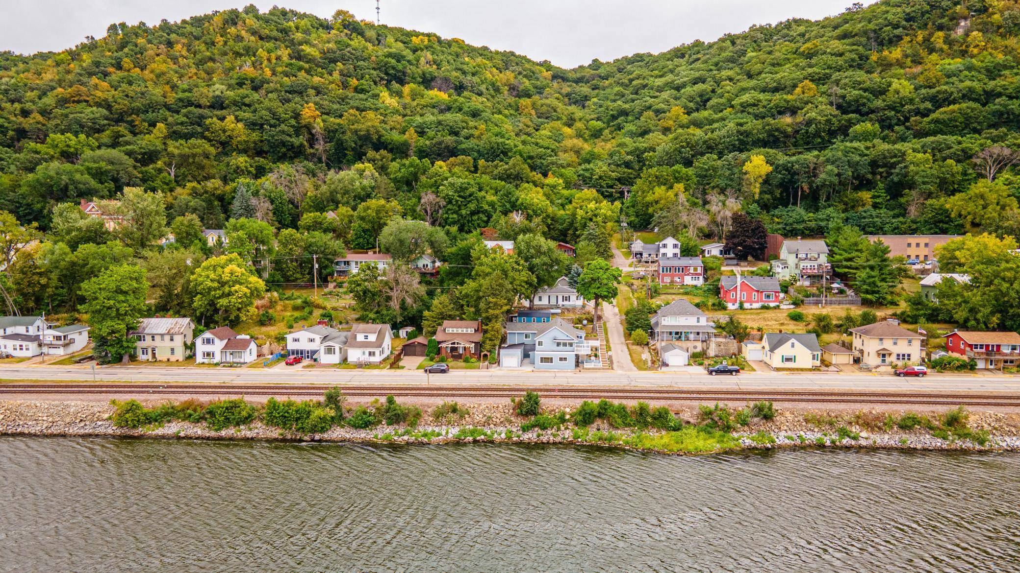 Alma, WI 54610,611 S Main ST