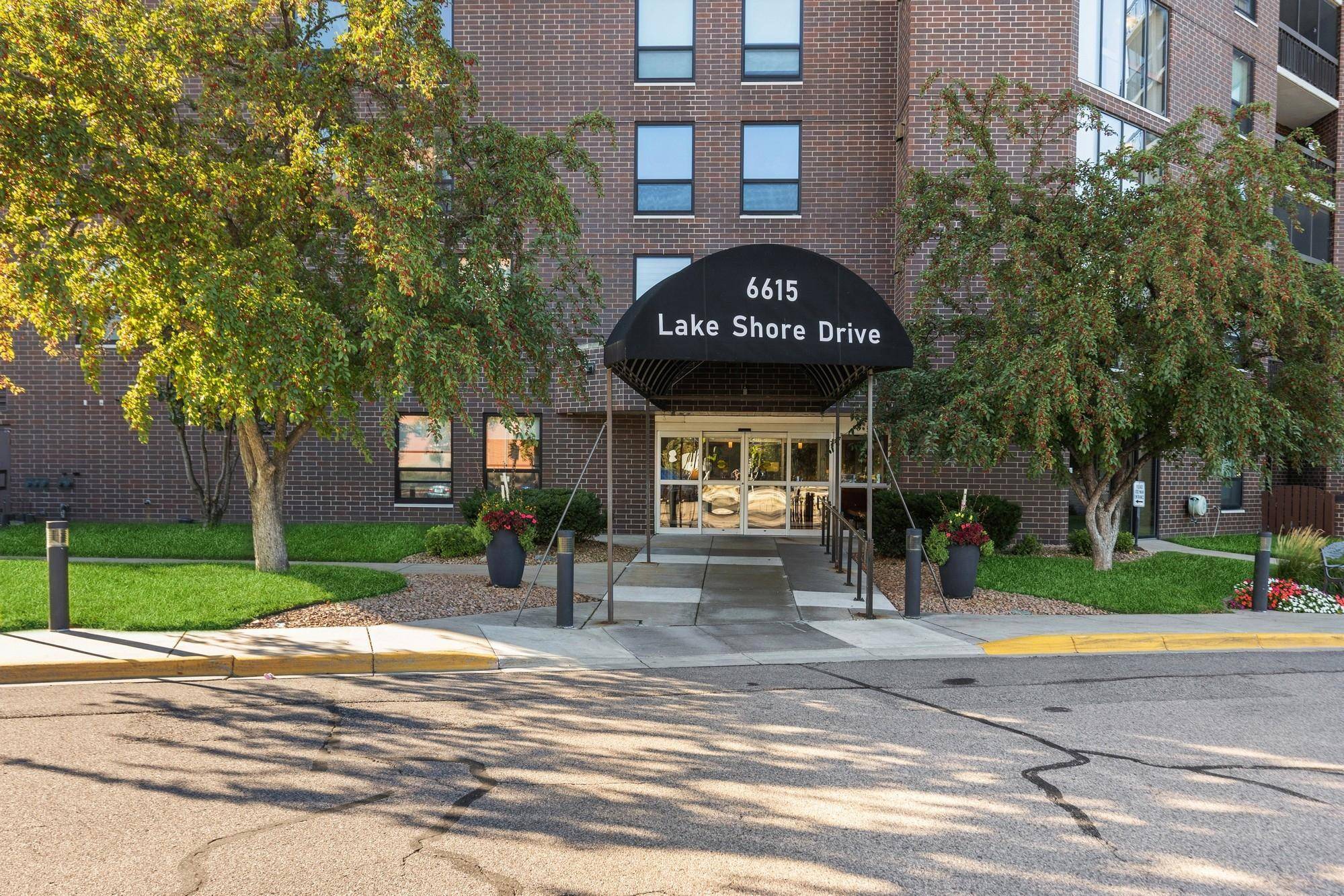 Richfield, MN 55423,6615 Lake Shore DR S #1116