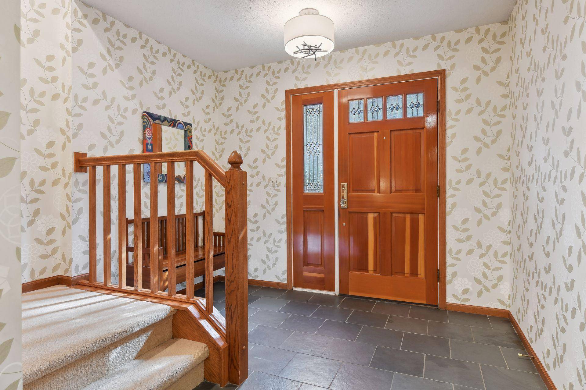 Minneapolis, MN 55414,154 Bank ST SE