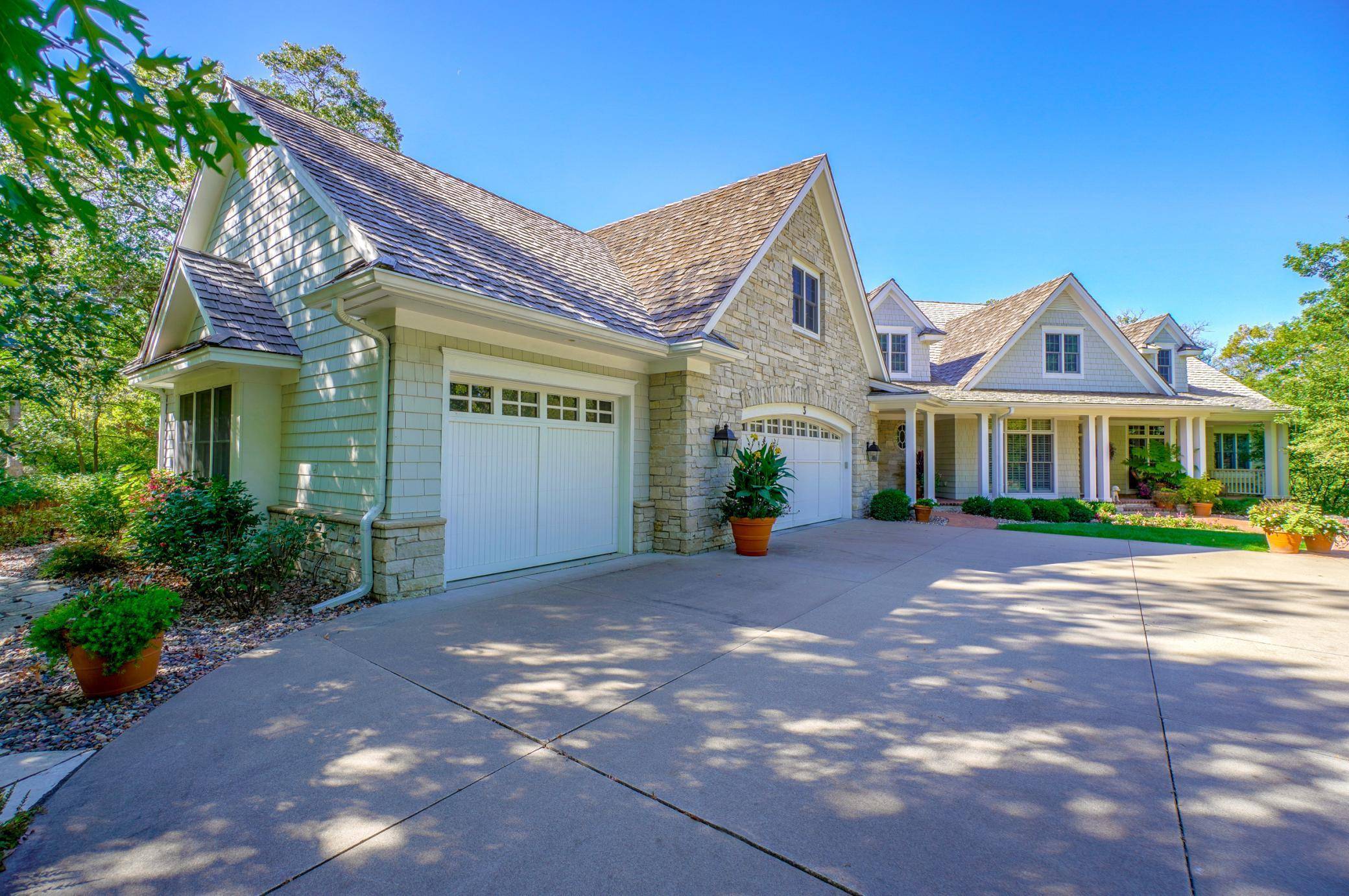 North Oaks, MN 55127,3 Catbird LN
