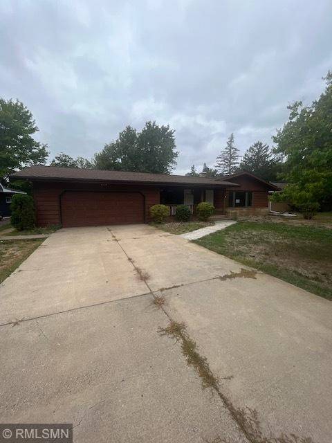 Saint Cloud, MN 56301,2215 10th AVE S