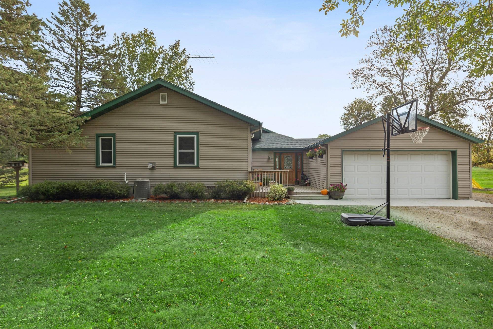 Faribault, MN 55021,5998 French Lake TRL