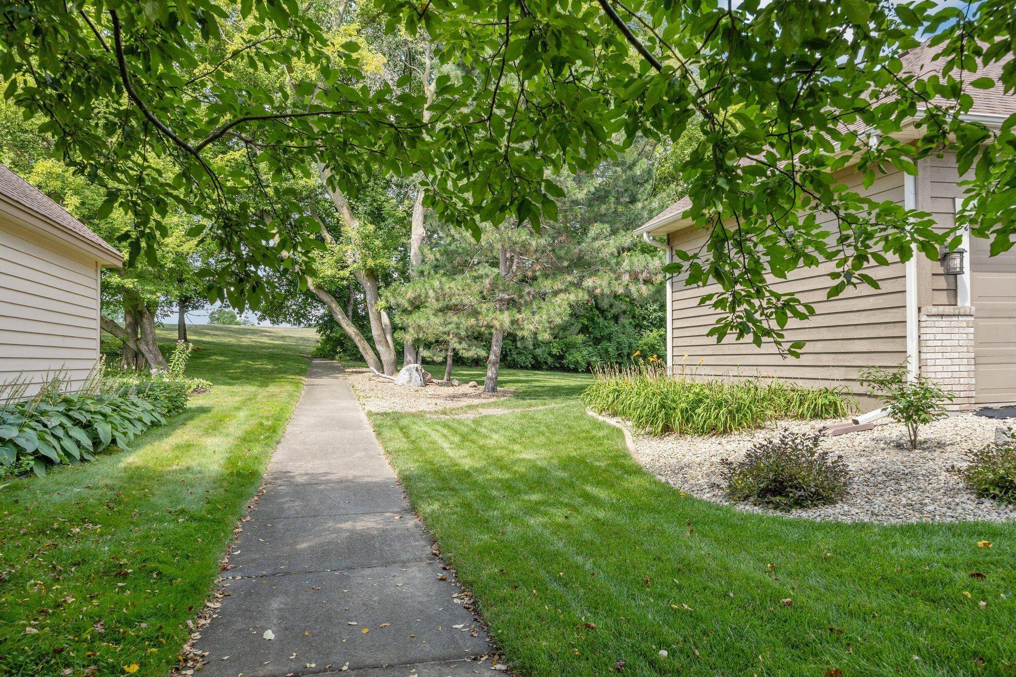 Eden Prairie, MN 55347,9913 Lee DR