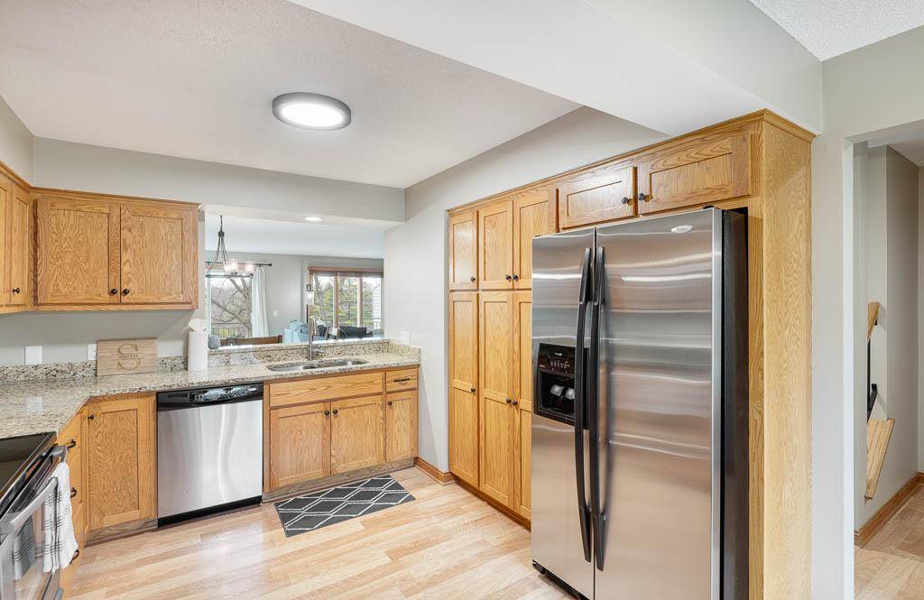 Mendota Heights, MN 55118,627 Maple Park DR