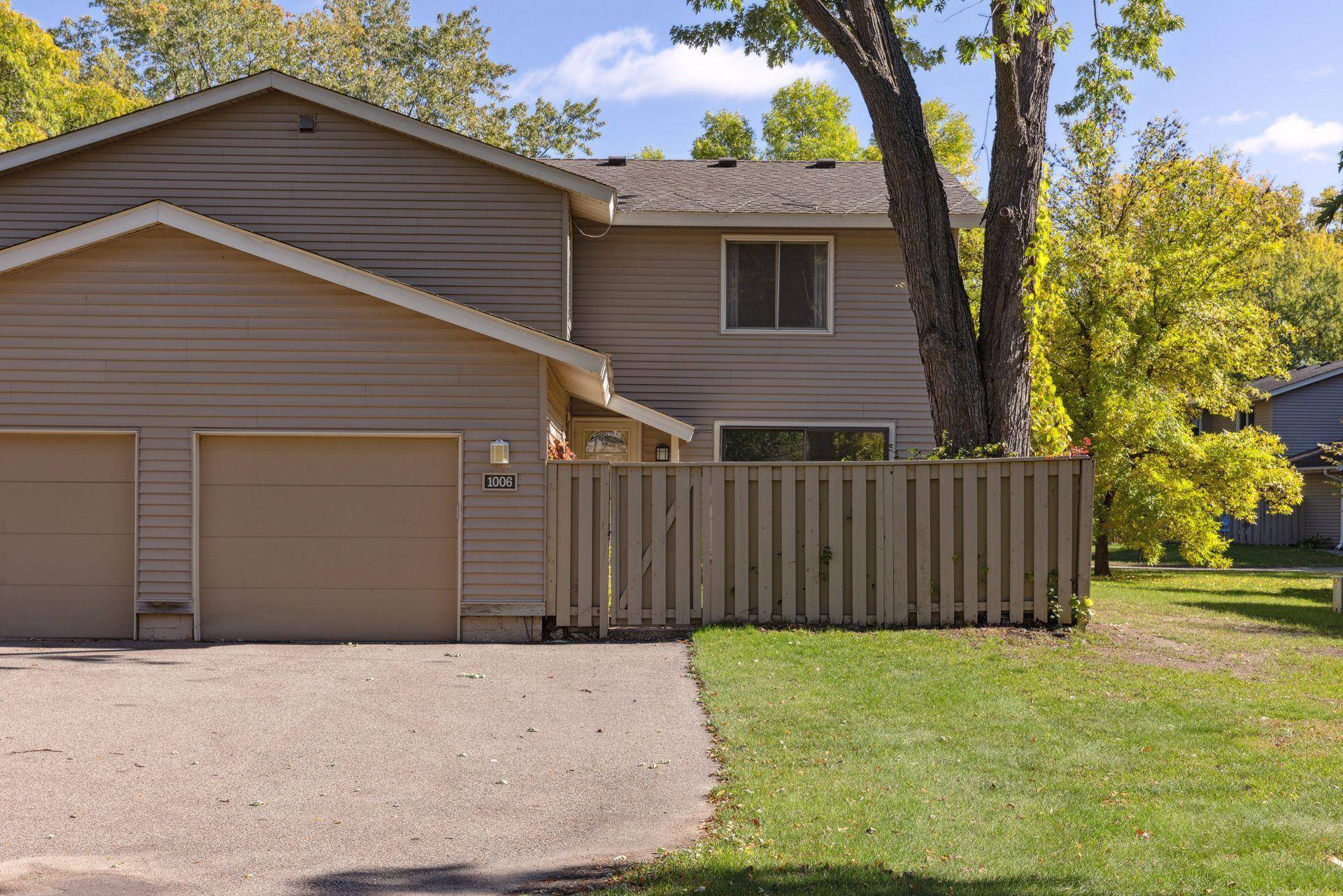 Shoreview, MN 55126,1006 Carmel CT