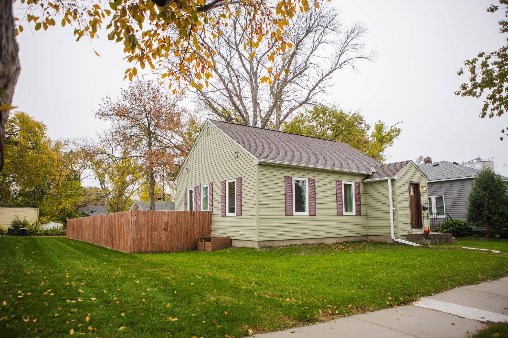 Morris, MN 56267,14 E 4th ST