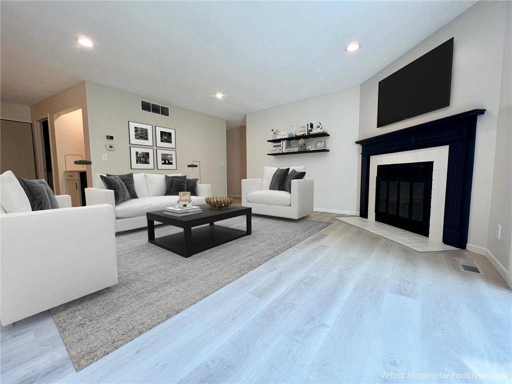 Bloomington, MN 55437,10746 Toledo CT