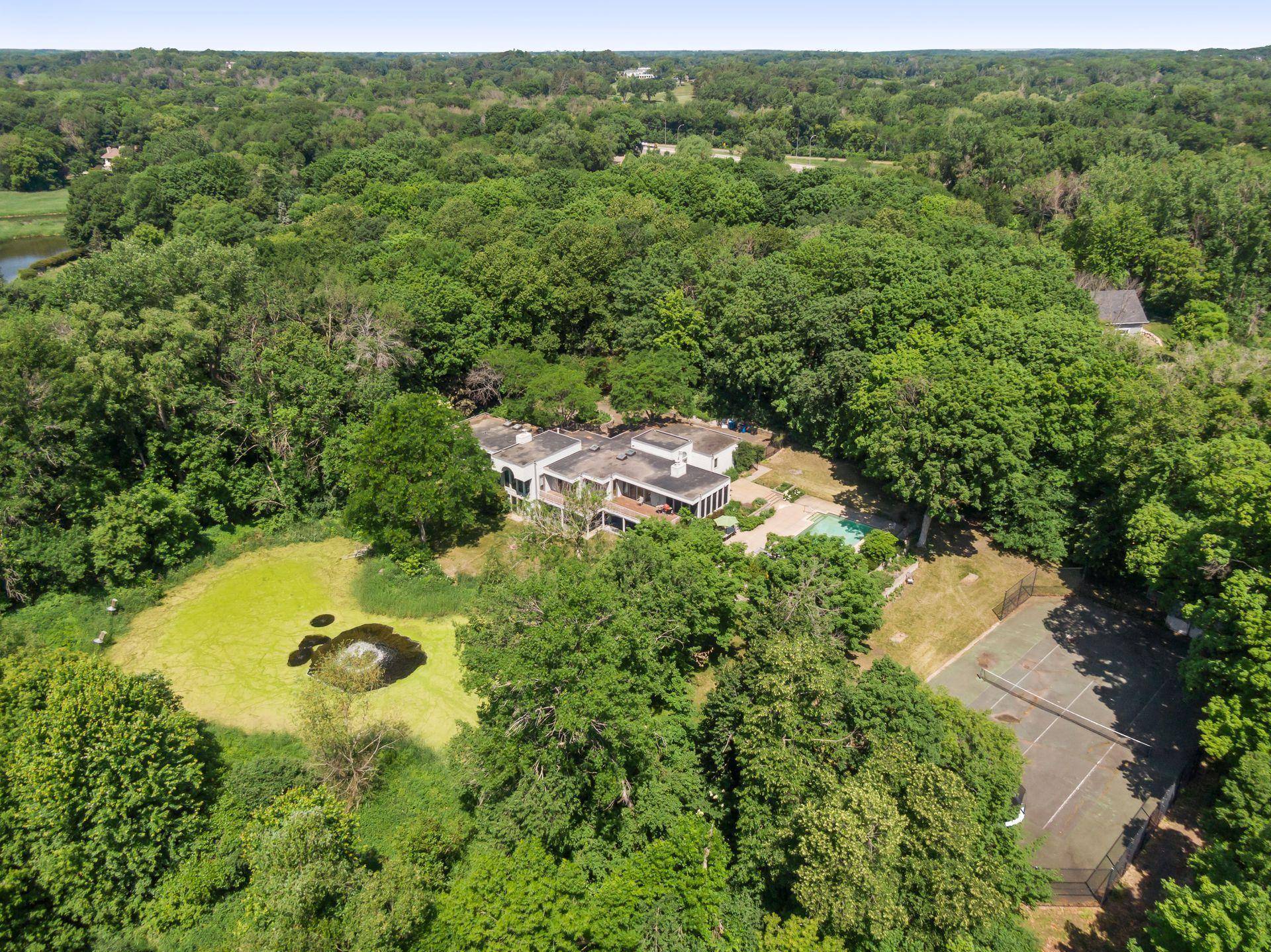 Wayzata, MN 55391,430 Peavey LN