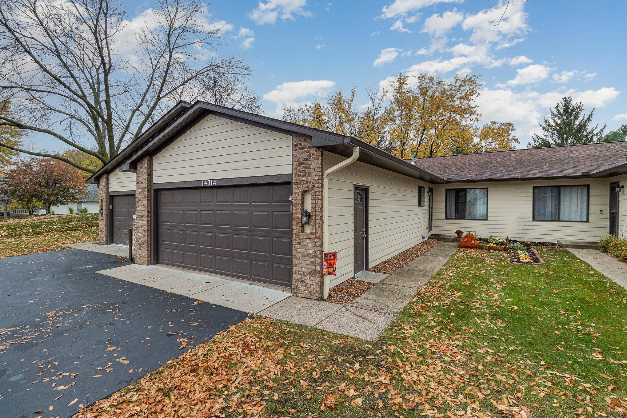 Apple Valley, MN 55124,14314 Glenda DR