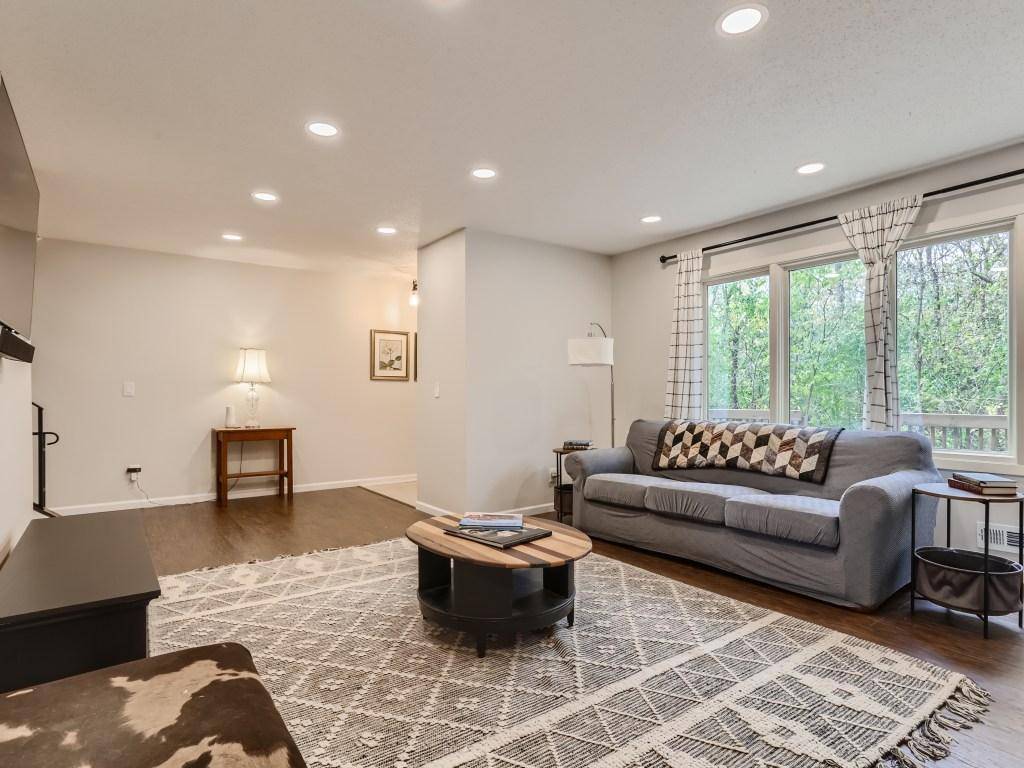 Burnsville, MN 55337,16 Walden ST