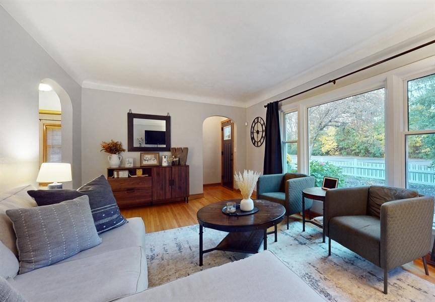 Roseville, MN 55113,2207 County Road B W