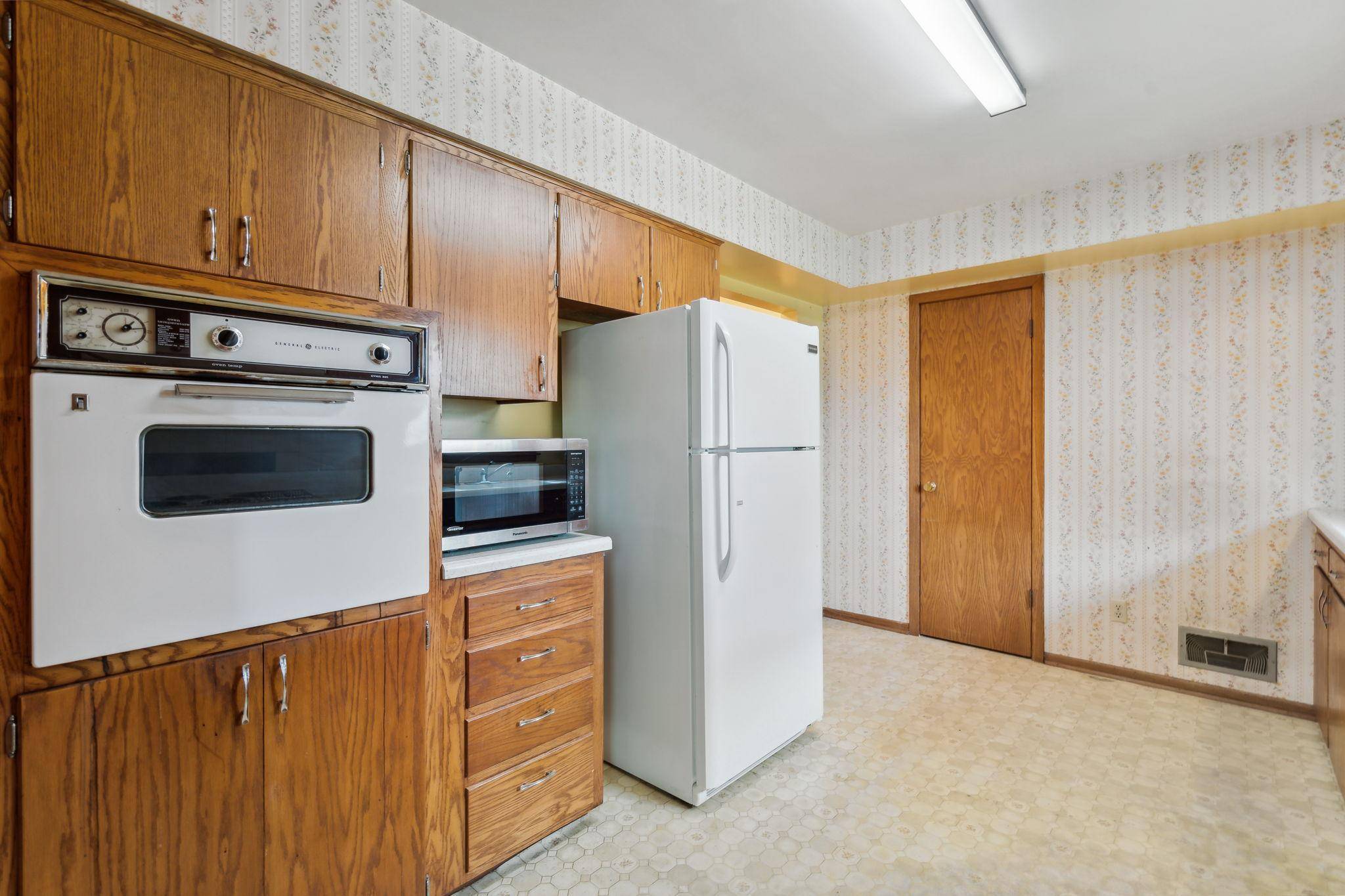 Roseville, MN 55113,1235 Eldridge AVE W