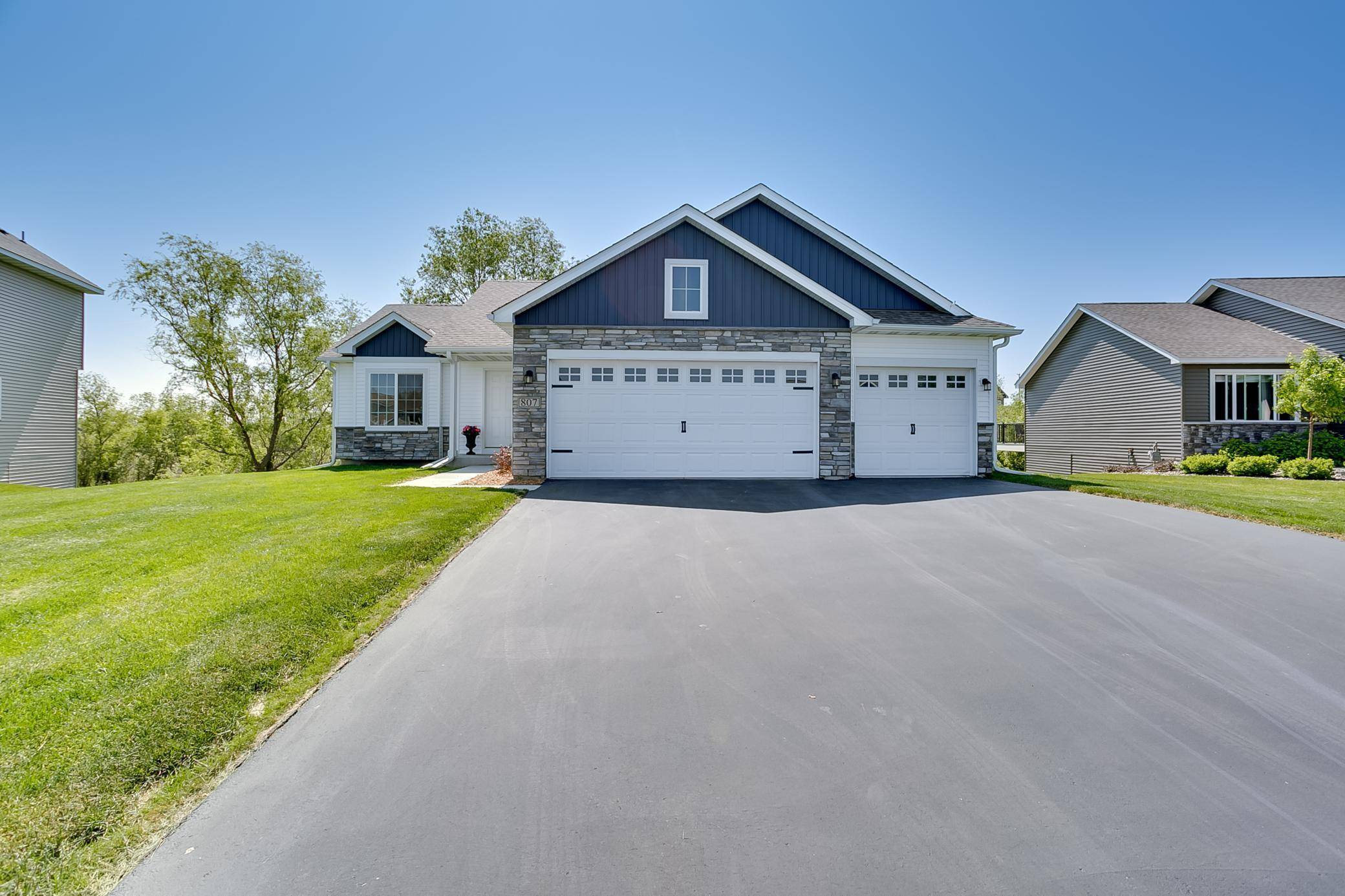 Lonsdale, MN 55046,807 Harvest DR SW