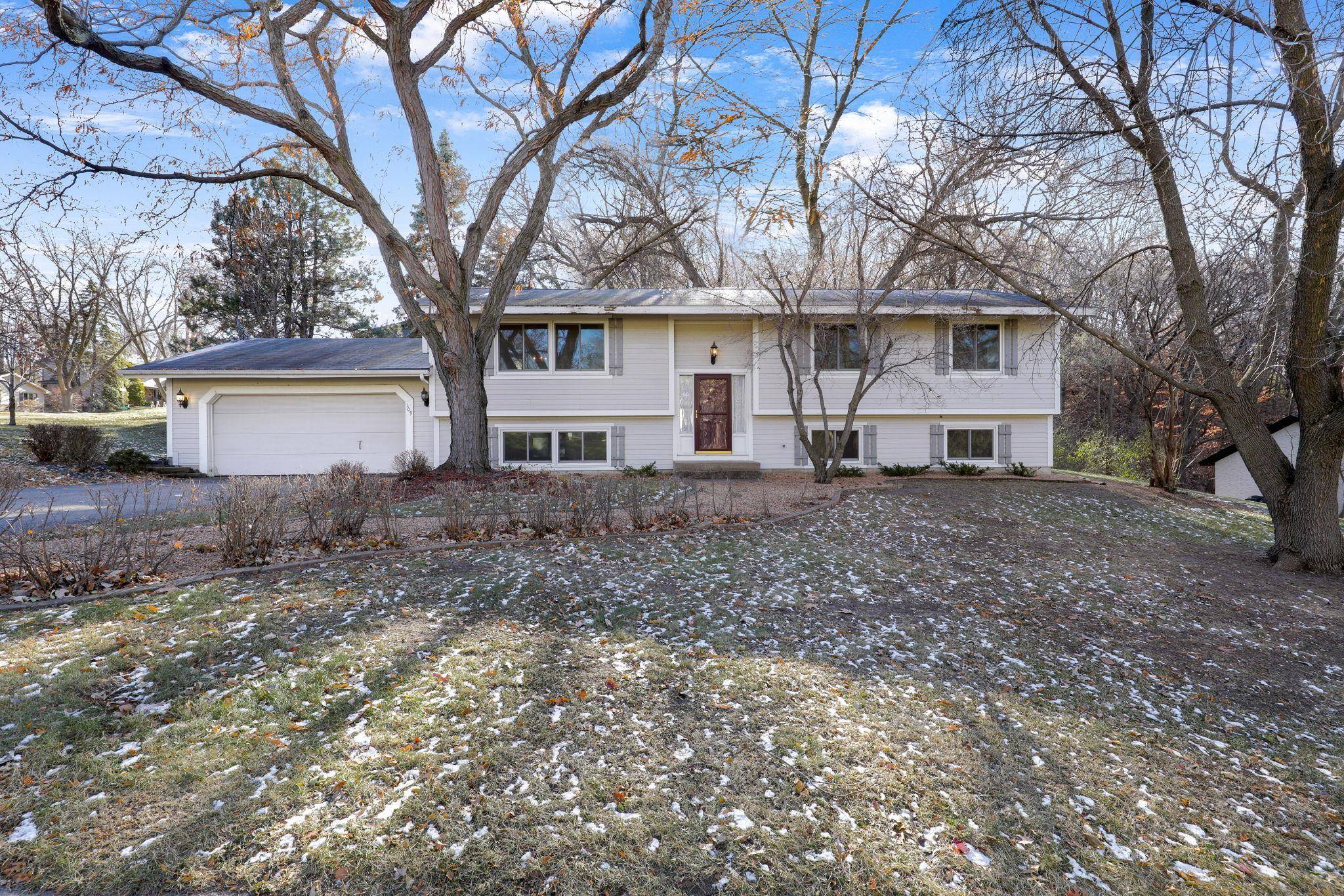 Burnsville, MN 55306,109 E 151st ST