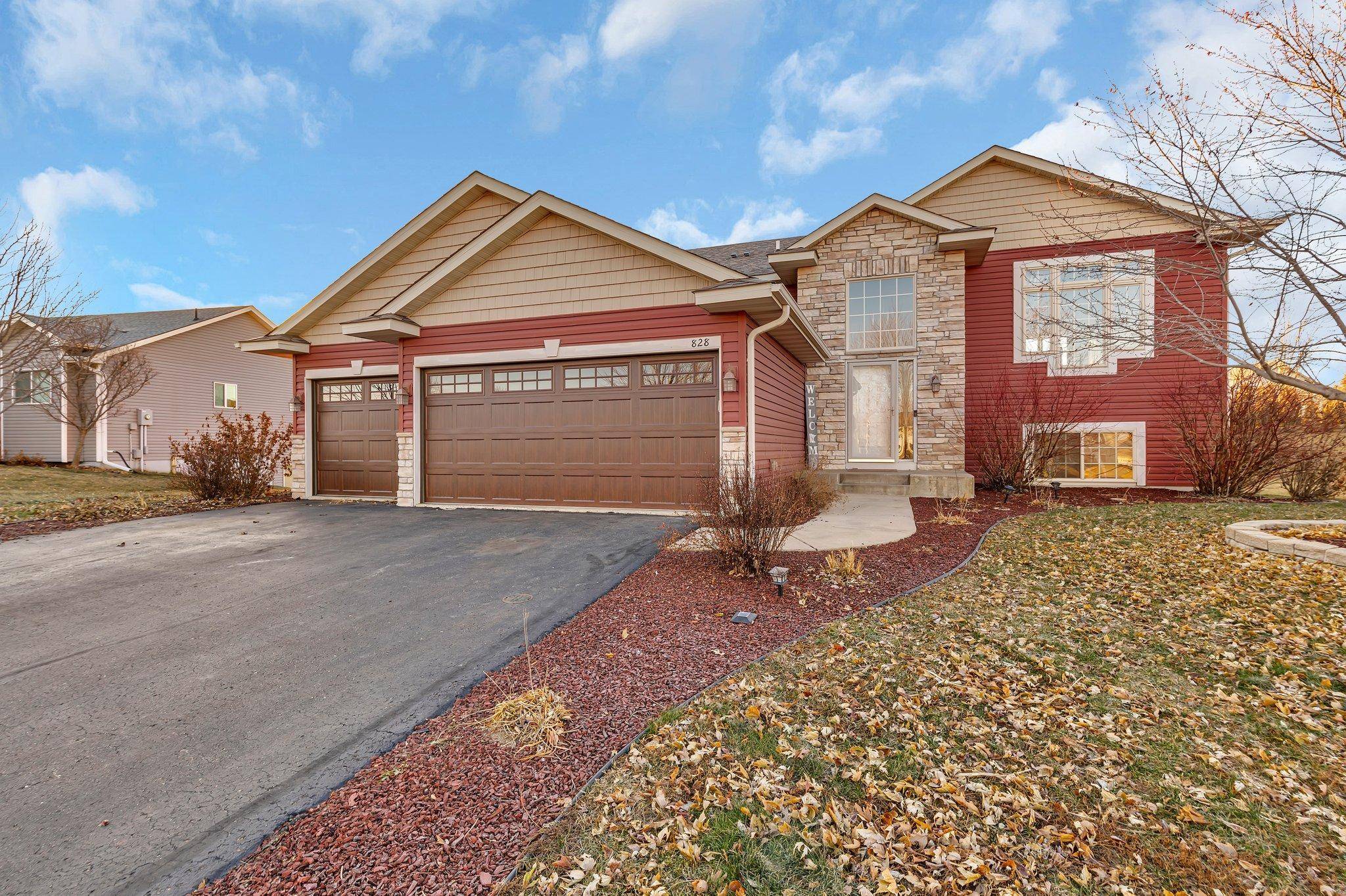 Montrose, MN 55363,828 Emerson AVE N